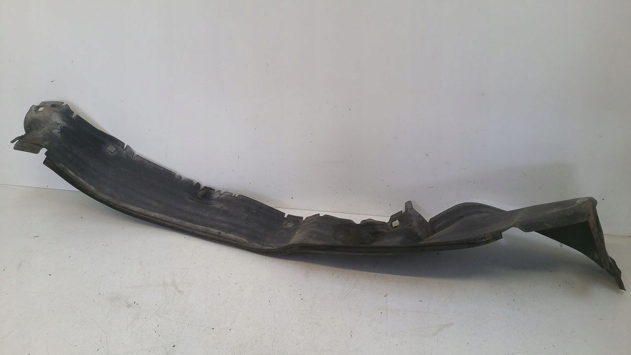 mudguard front front right Mercedes W124 2,2