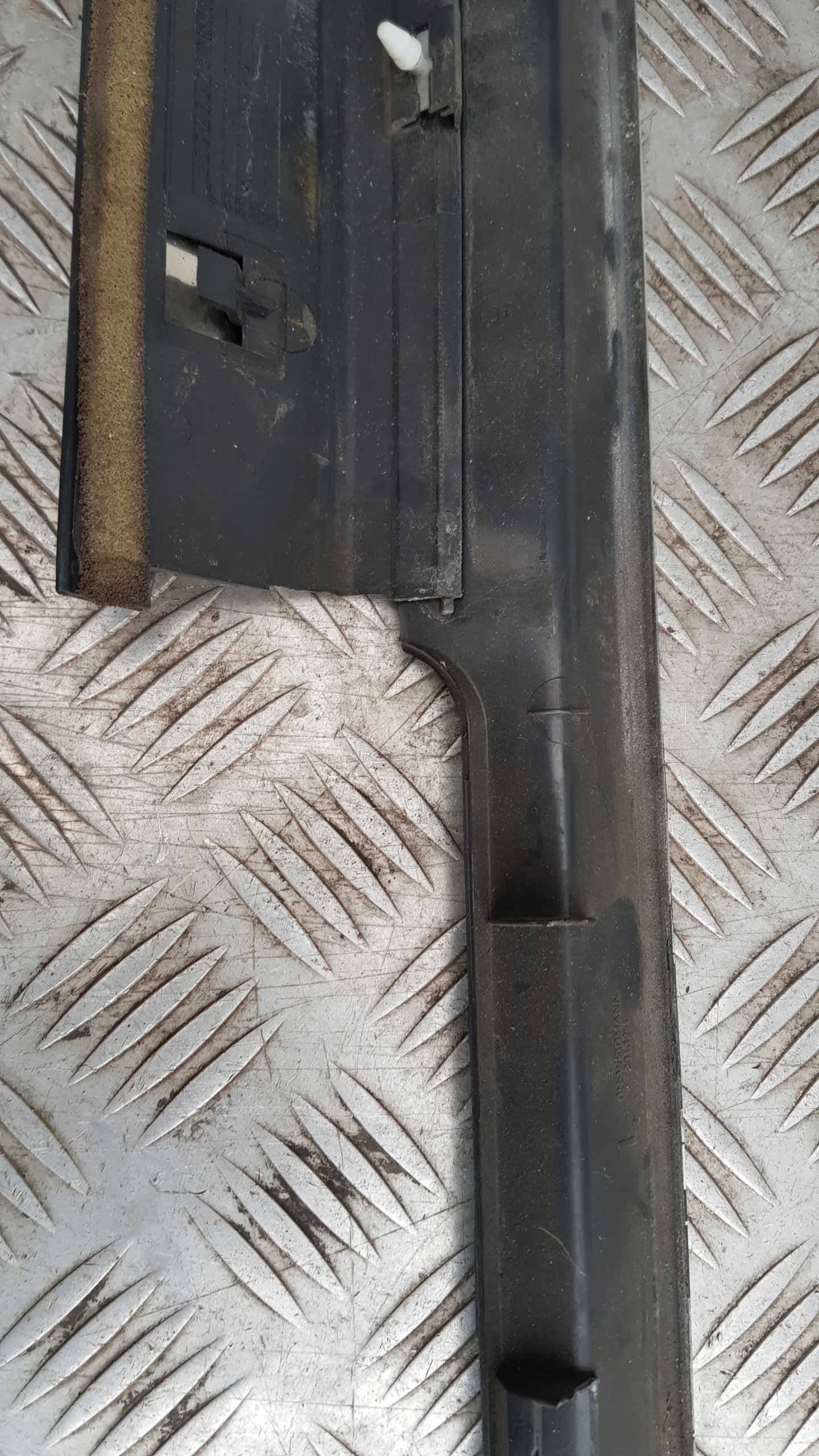 MERCEDES W220 moulding threshold right front a2206801135