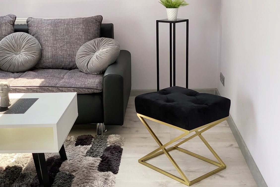 Ławka pufa tapicerowana metalowy loft czarny złoty Głębokość mebla 35 cm