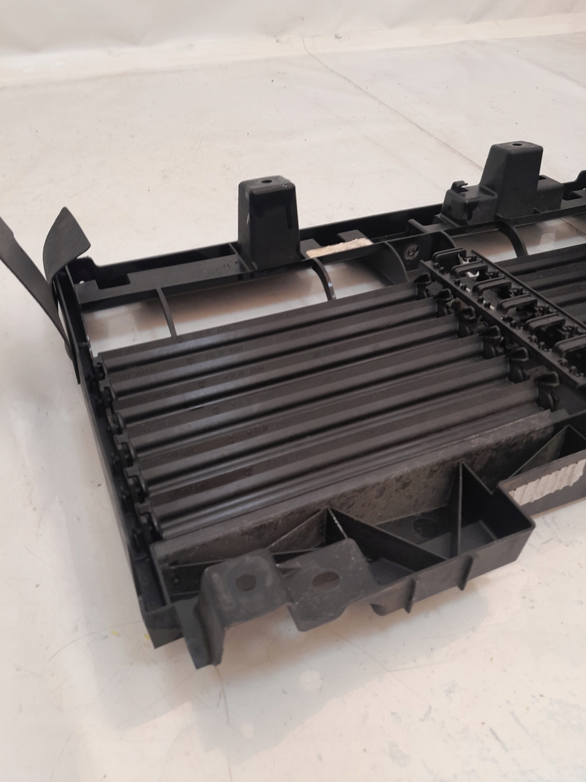 Dodge RAM 19- жалюзь радиатора америка