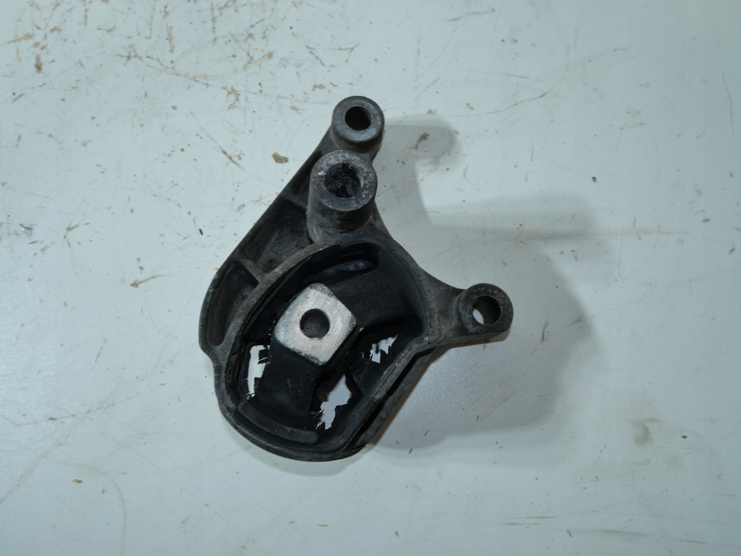 gearbox mounting FORD 320955G