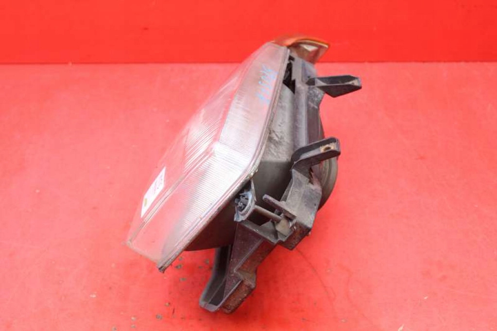 REFLEKTOR right light front EU 301-136 370-00 VW TRANSPORTER T4 90-03