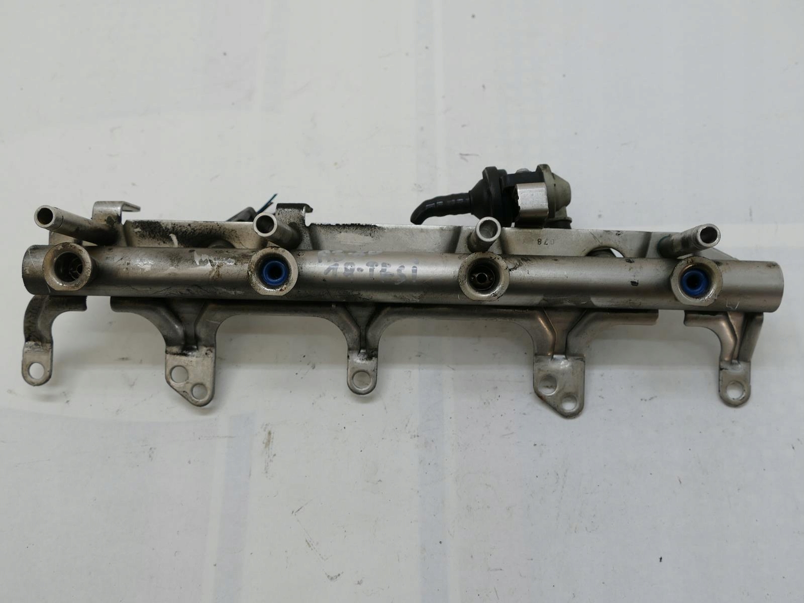 AUDI A3 8P 1.8 TFSI rampe injection carburant A6 A4