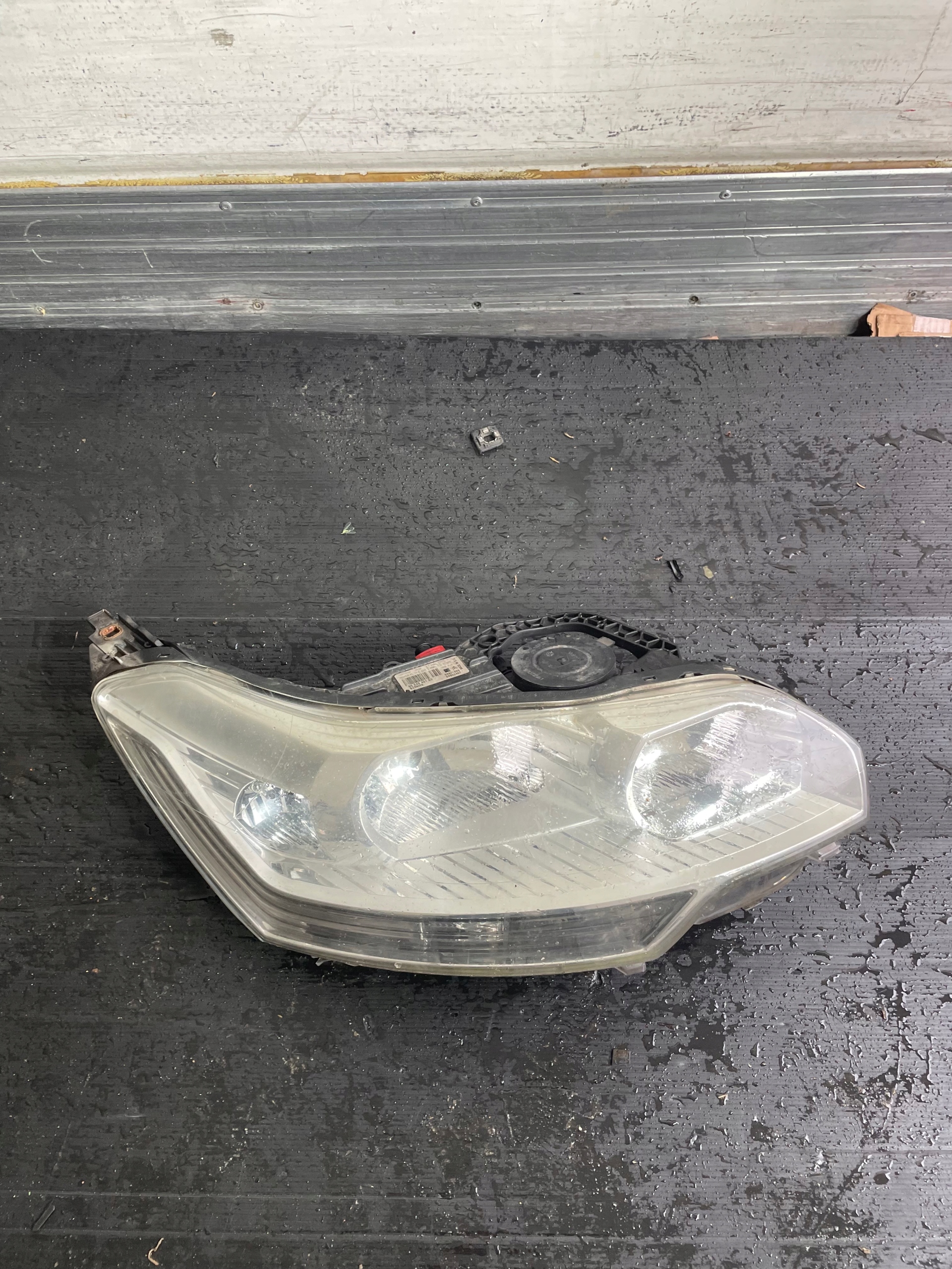 передняя фара CITROEN C5 vtr год 2009