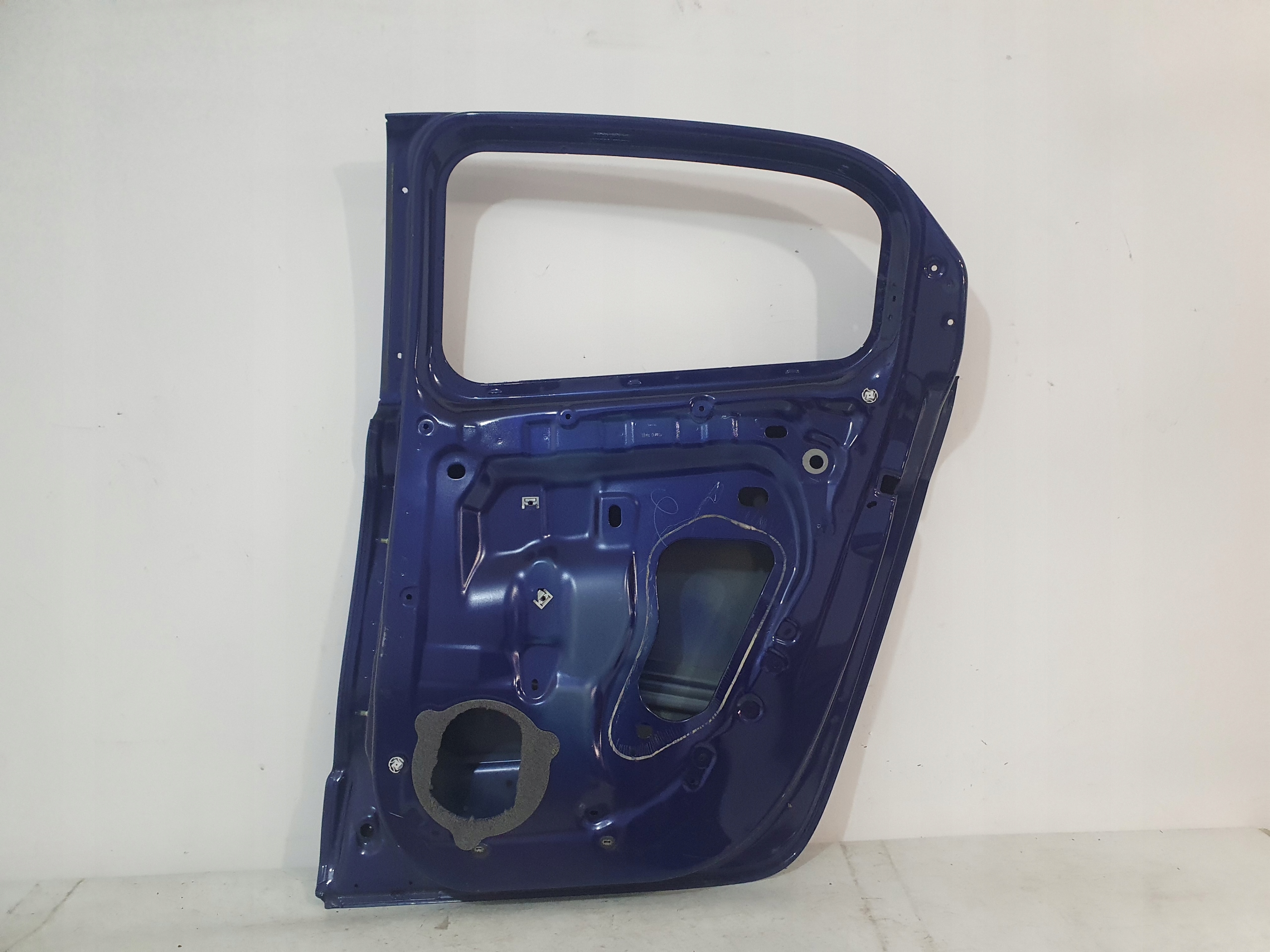 RENAULT TWINGO III 14- door right rear part rear. right