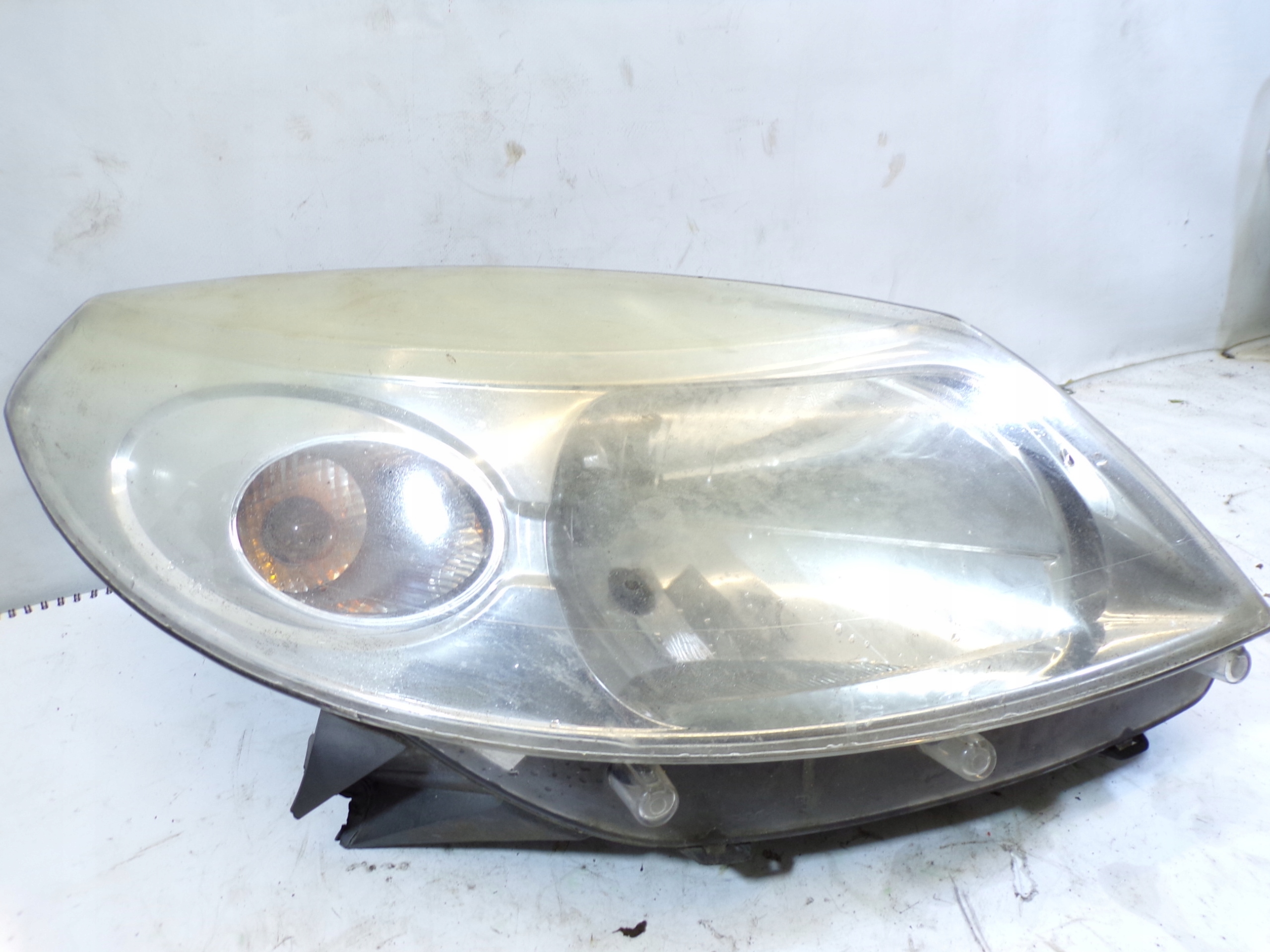 light front front right DACIA SANDERO 1 and (K)