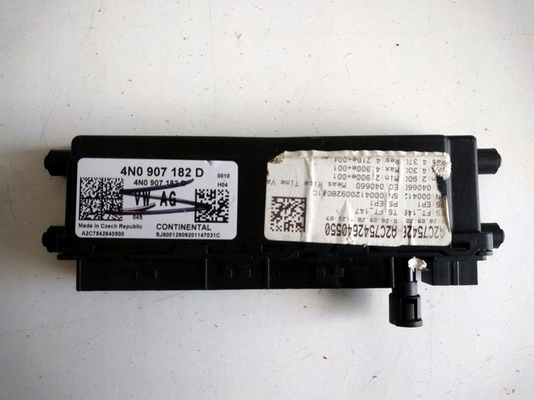 4N0907182D - Компьютер модуль комфорта AUDI A6 S6 A7 A8 S8 Q7 Q8