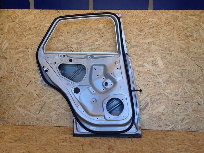 AUDI Q2 81A door left rear. rear part