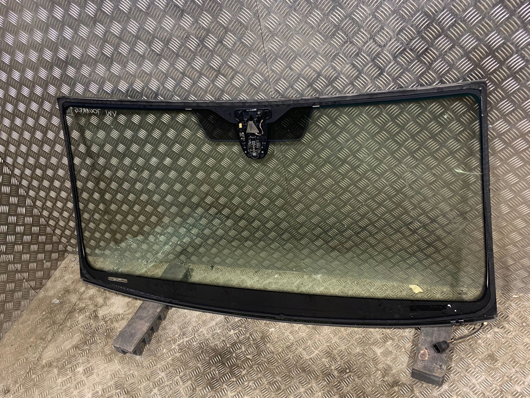 window front VW TOUAREG III 760 GRZANA KAMERA 1