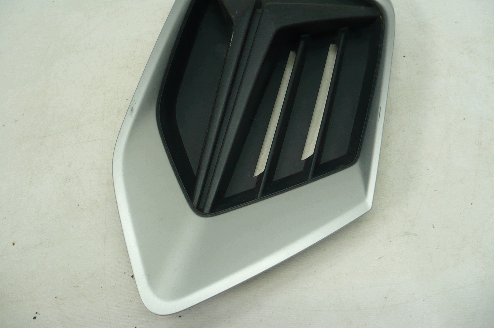 AUDI Q3 II 2018- grid of a bumper right front original