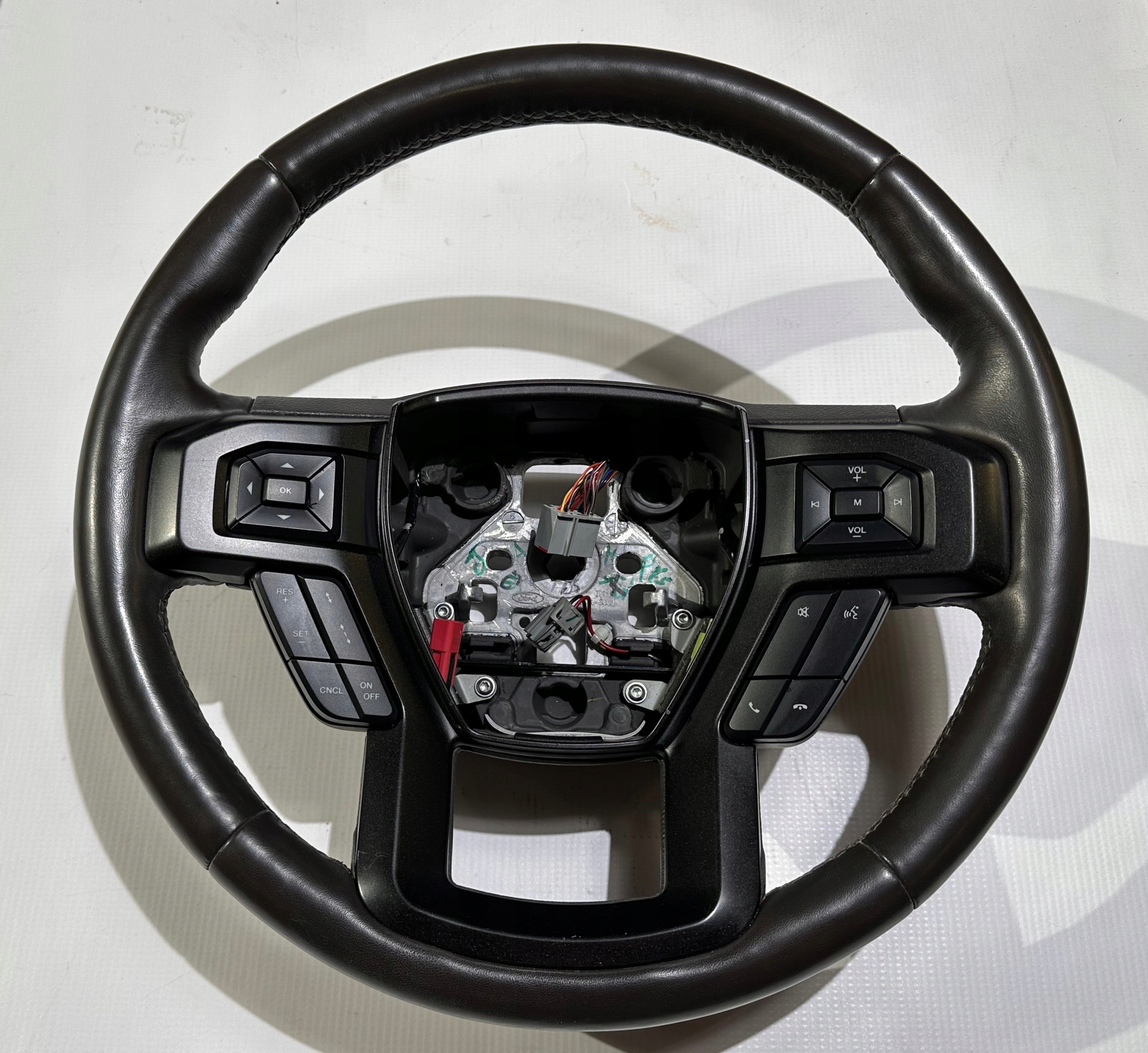 steering wheel, leather podgrzewanie Ford Expedition 2018 - 2022