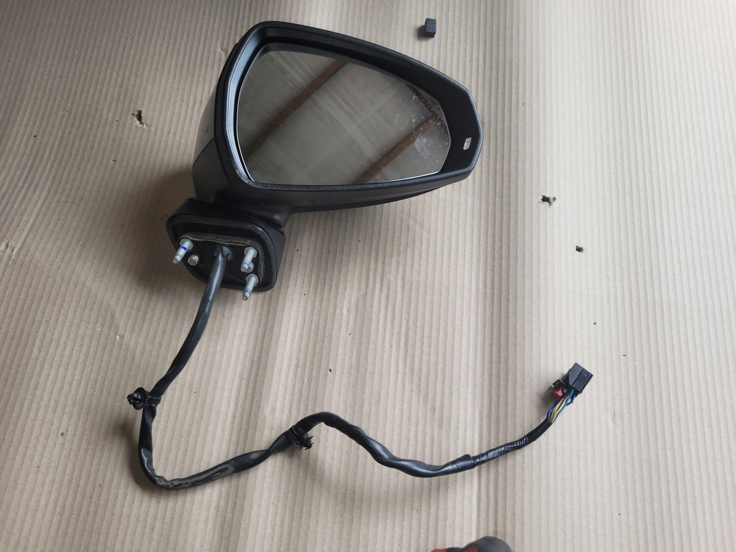 AUDI A3 8V - LUSTERKO PRAWE 14 PIN