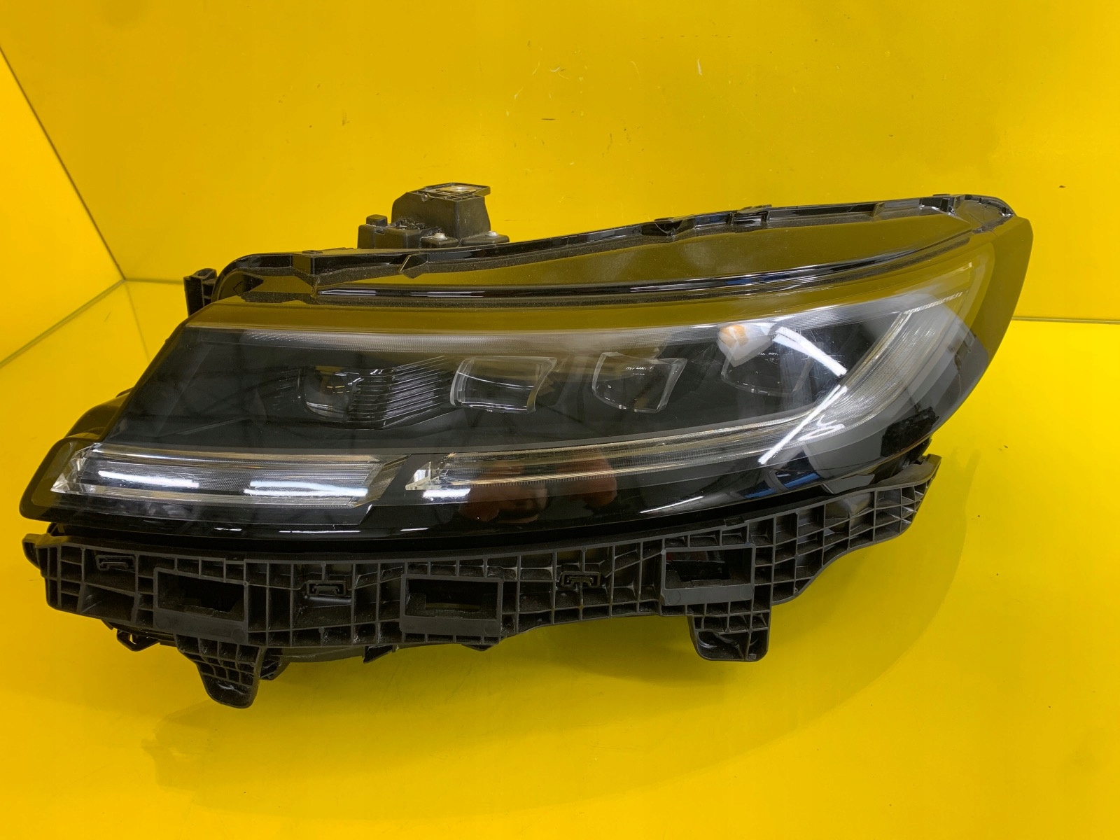 light left Range Rover Sport 3 L 461 N9X2-13W030-GJ