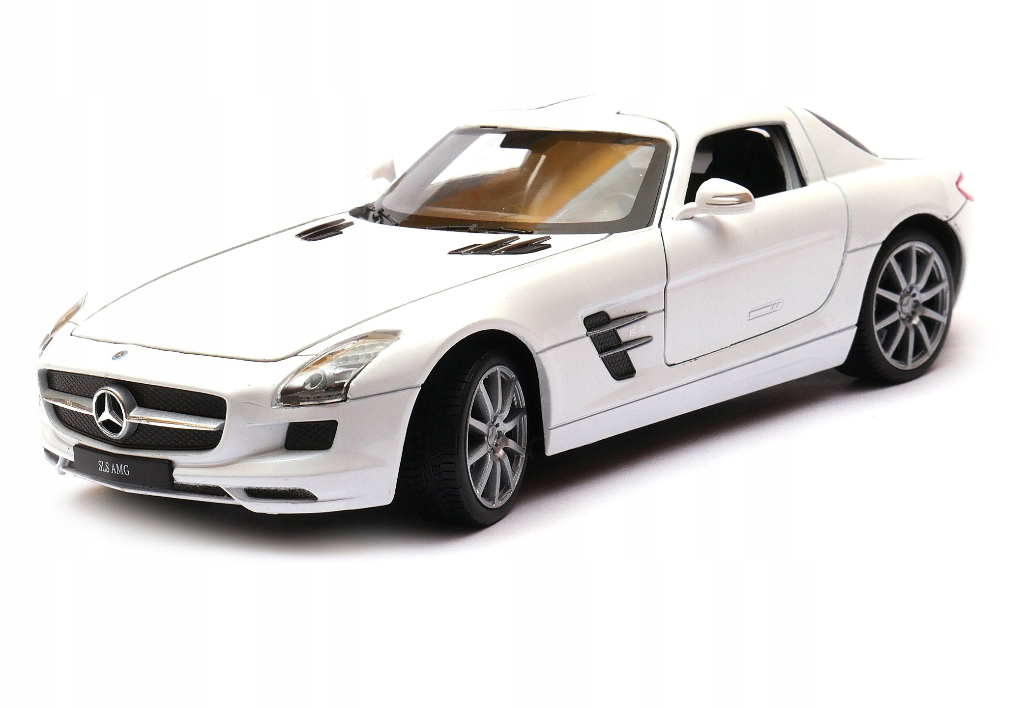 Mercedes-Benz Sls Amg bílá 1:24 model Welly