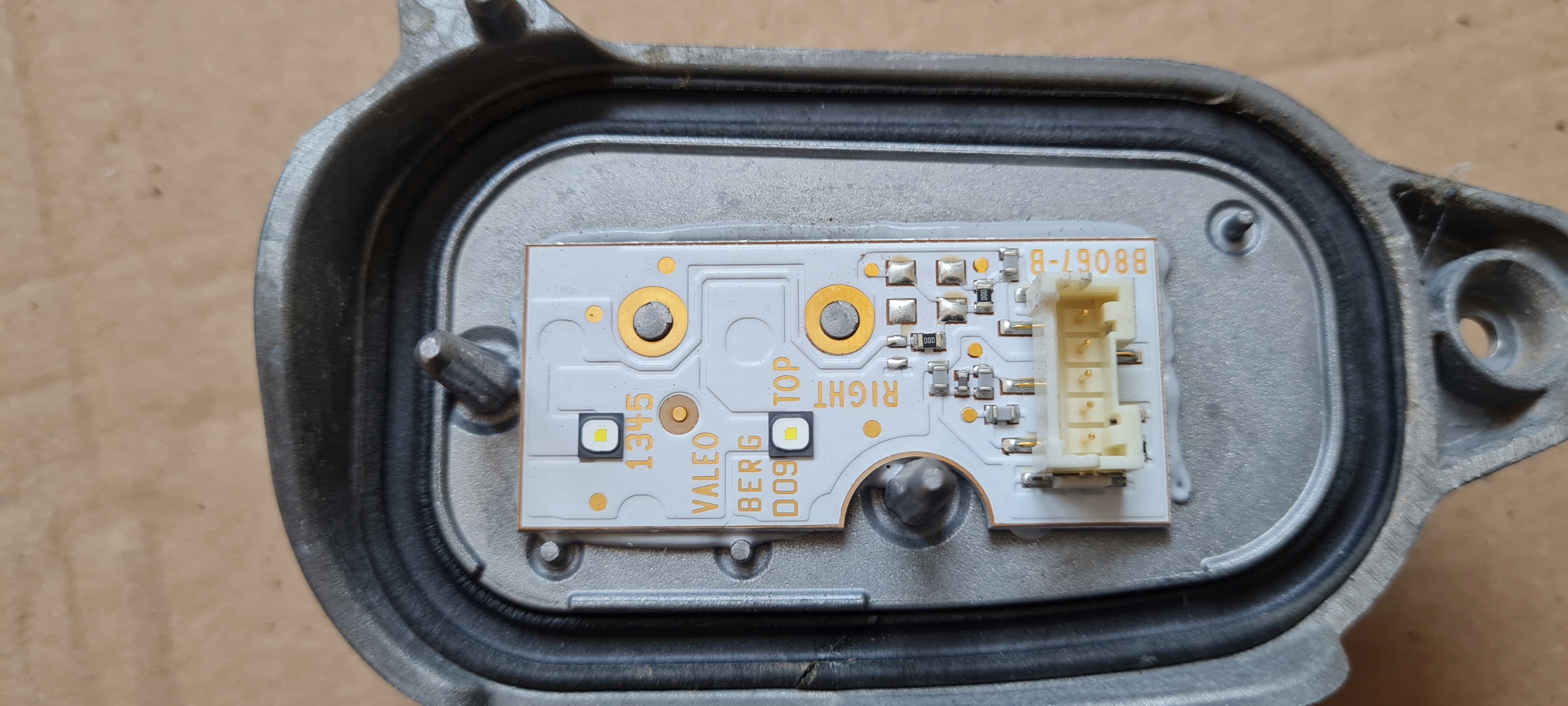 SQ5 8R Q5 LIFT module LED JEZ resistor, rheostat, regulator control unit right 8R0941476A