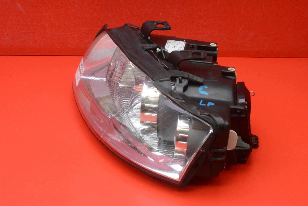 REFLEKTOR left light front lens EU 20-A008 AUDI A4 B6 00-05
