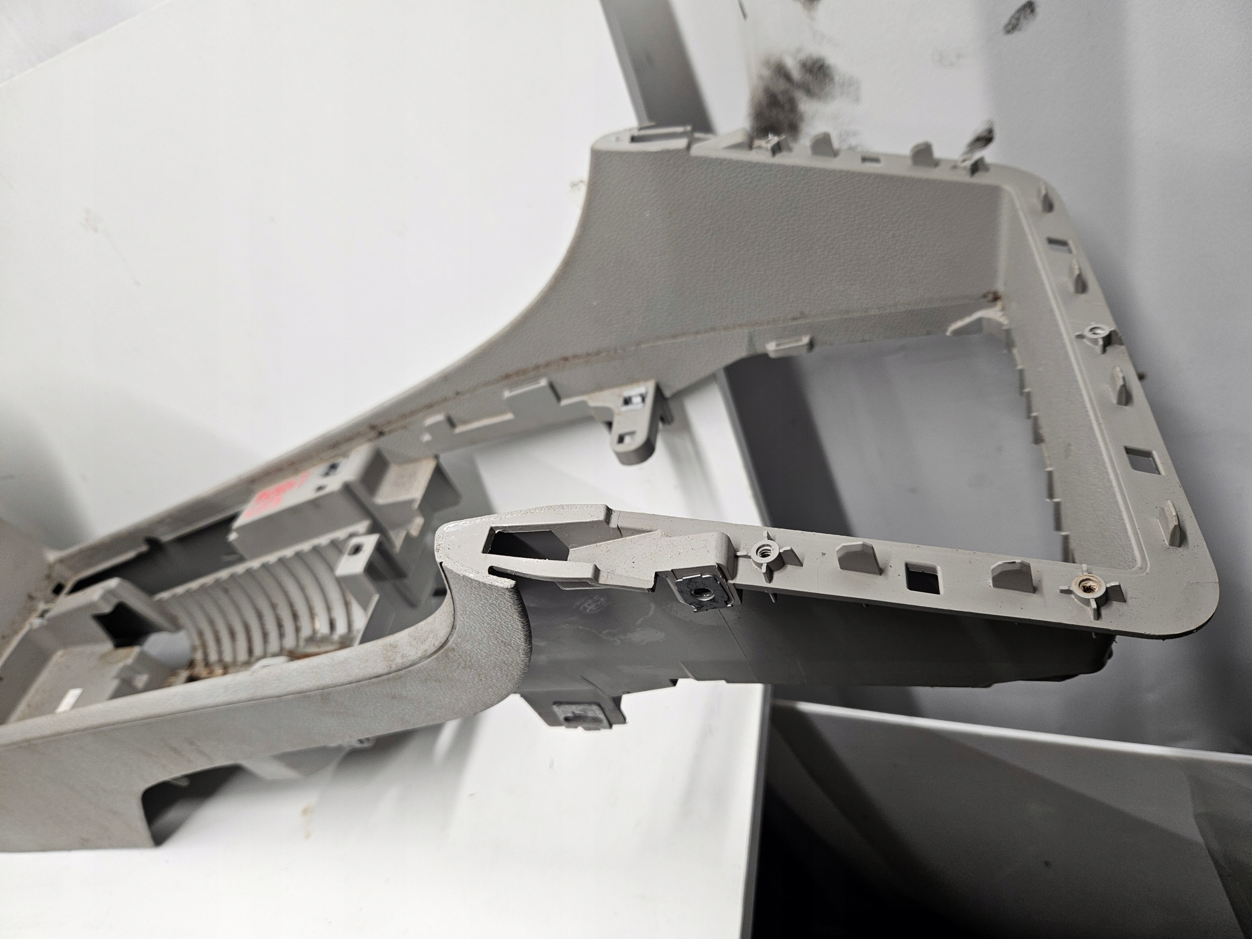 VW Passat B7 USA 2.5B 11- tunel central armrest