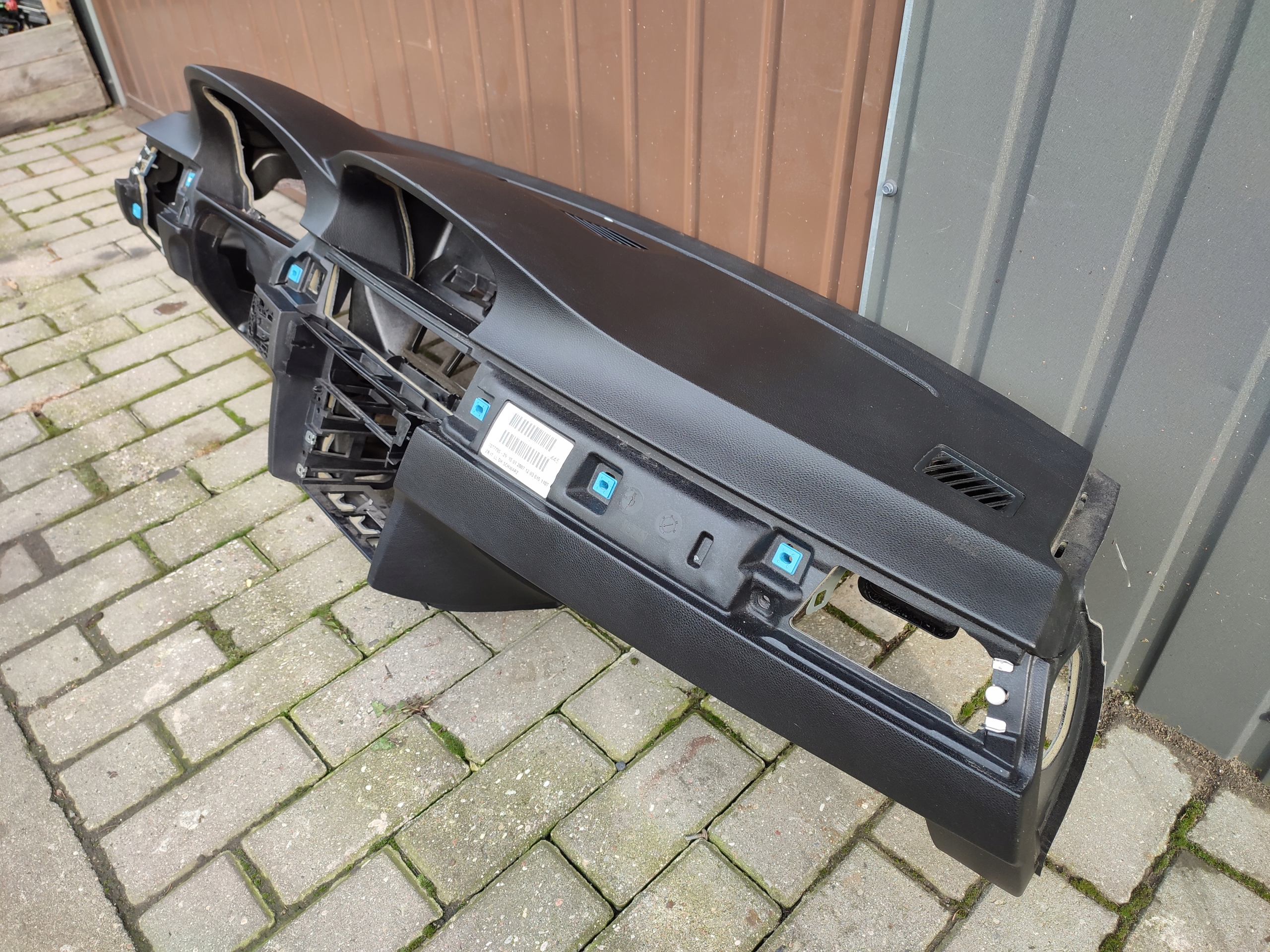 BMW E90 E91 cockpit dashboard instrument panel airbag NAVI