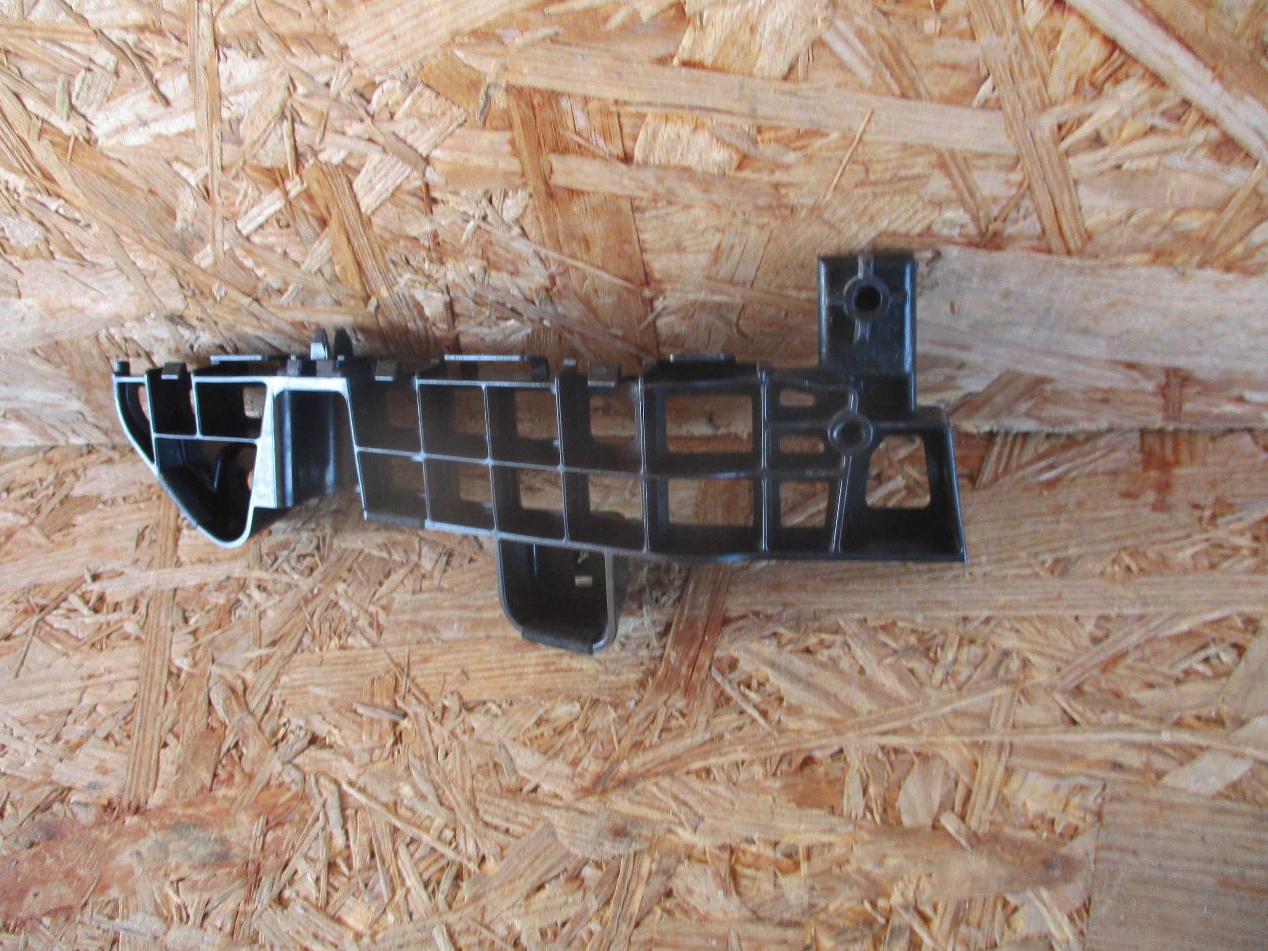 Support Gauche Pare choc Avant SUZUKI VITARA III