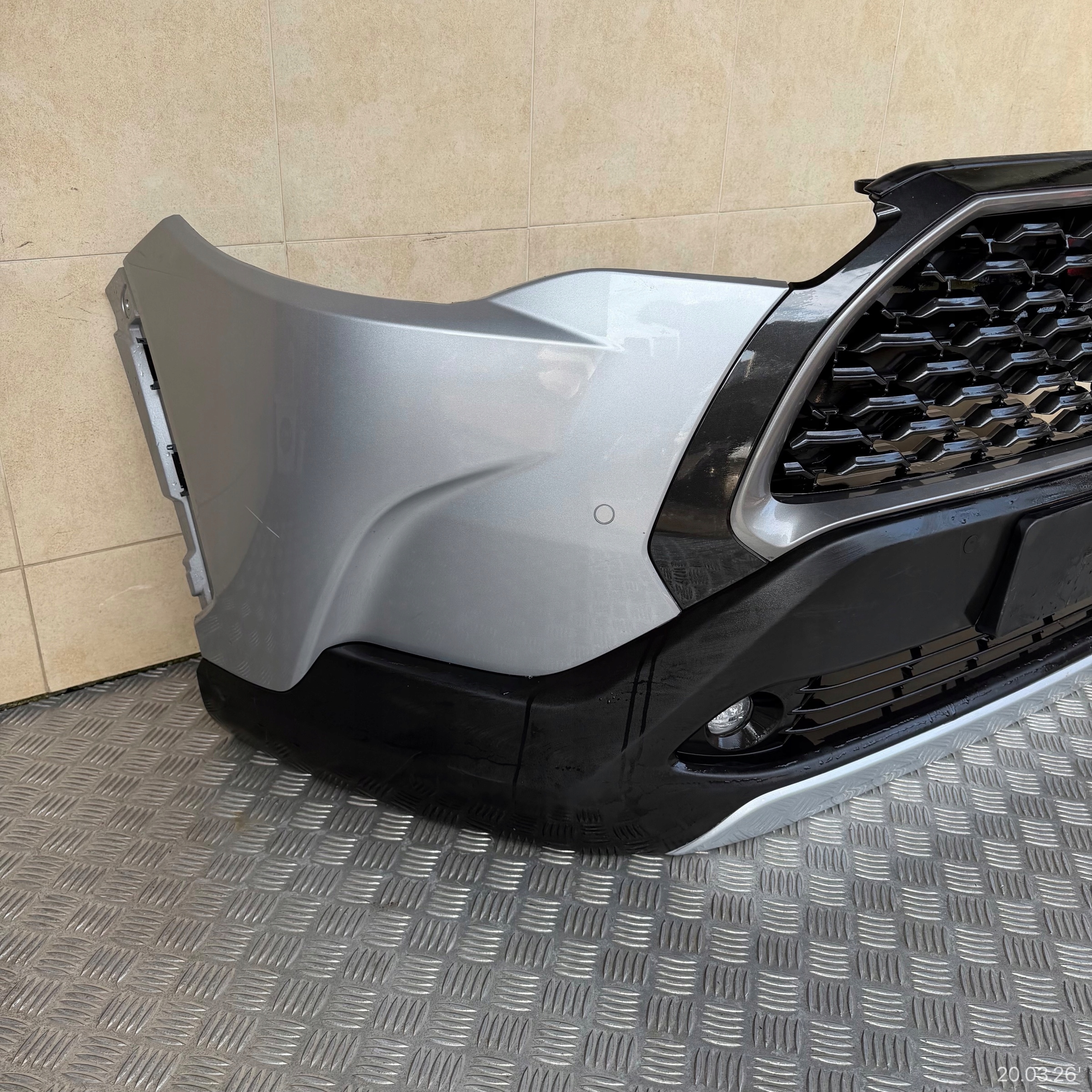 front bumper complete TOYOTA COROLLA CROSS 2025 ROK 4 PDC