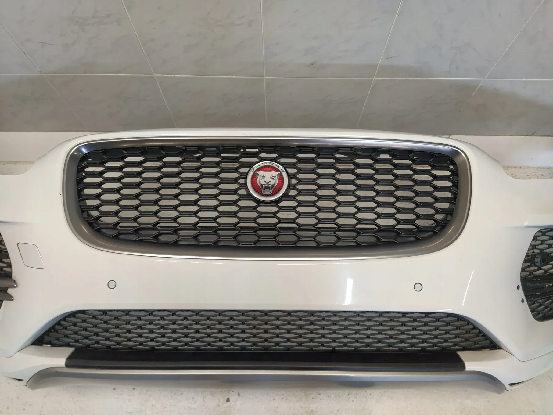JAGUAR E-PACE X540 LIFT bumper front front 4XPDC fog lights grill logo