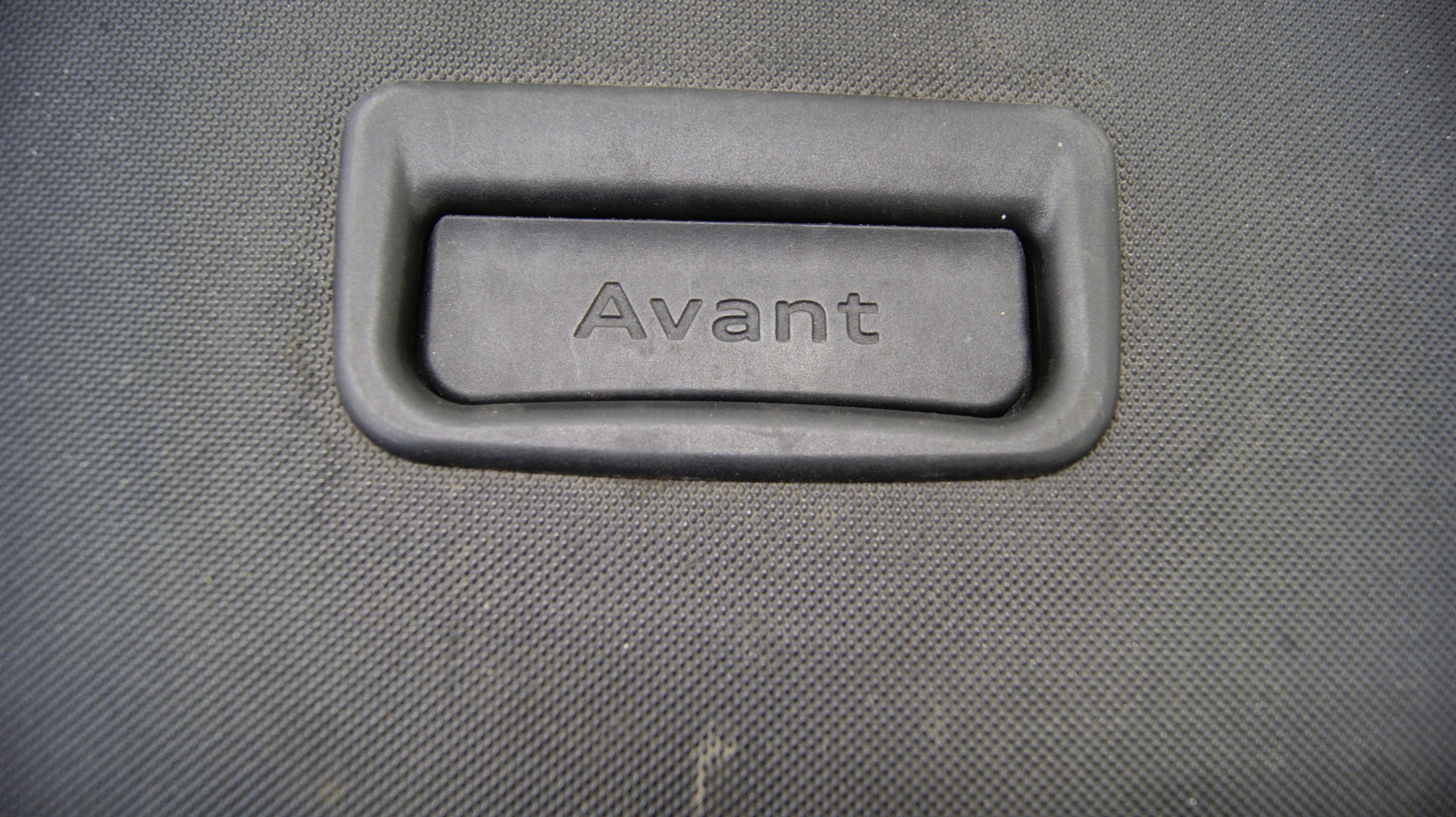 blinds boot AUDI A4 B8 2012