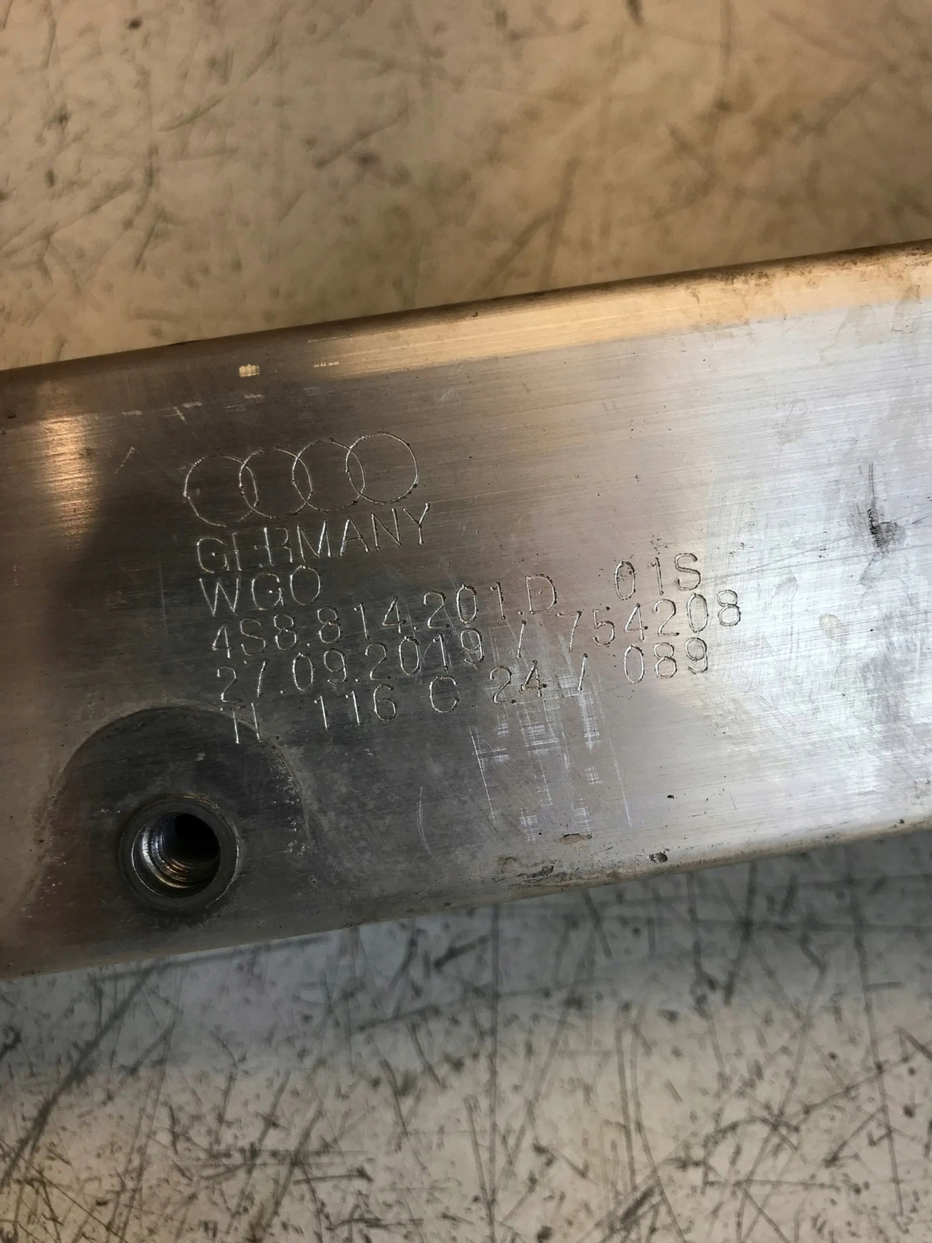 AUDI R8 plus 4S bearing support holder console 4S8814201D