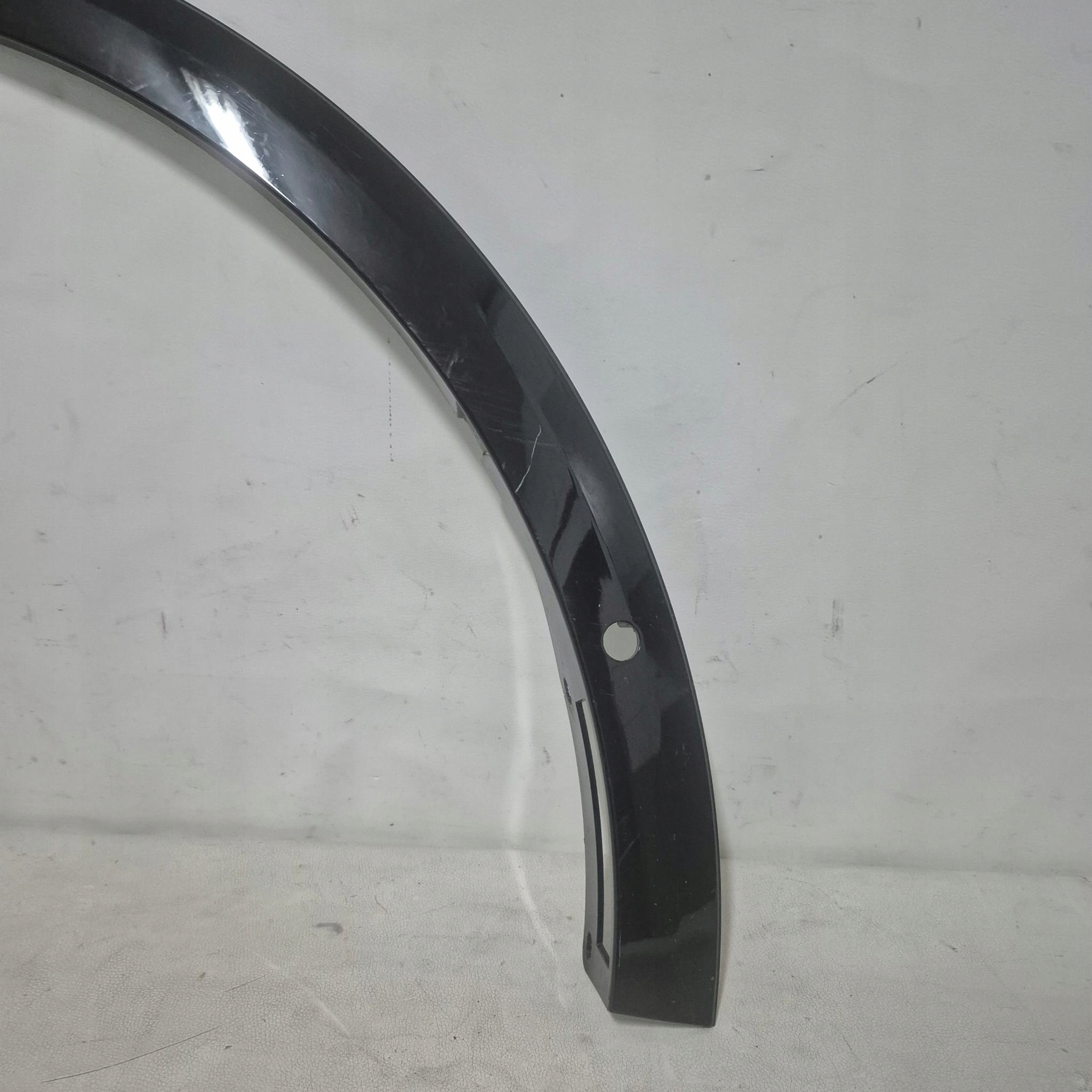 FORD EXPLORER EV 23-> moulding cap right front