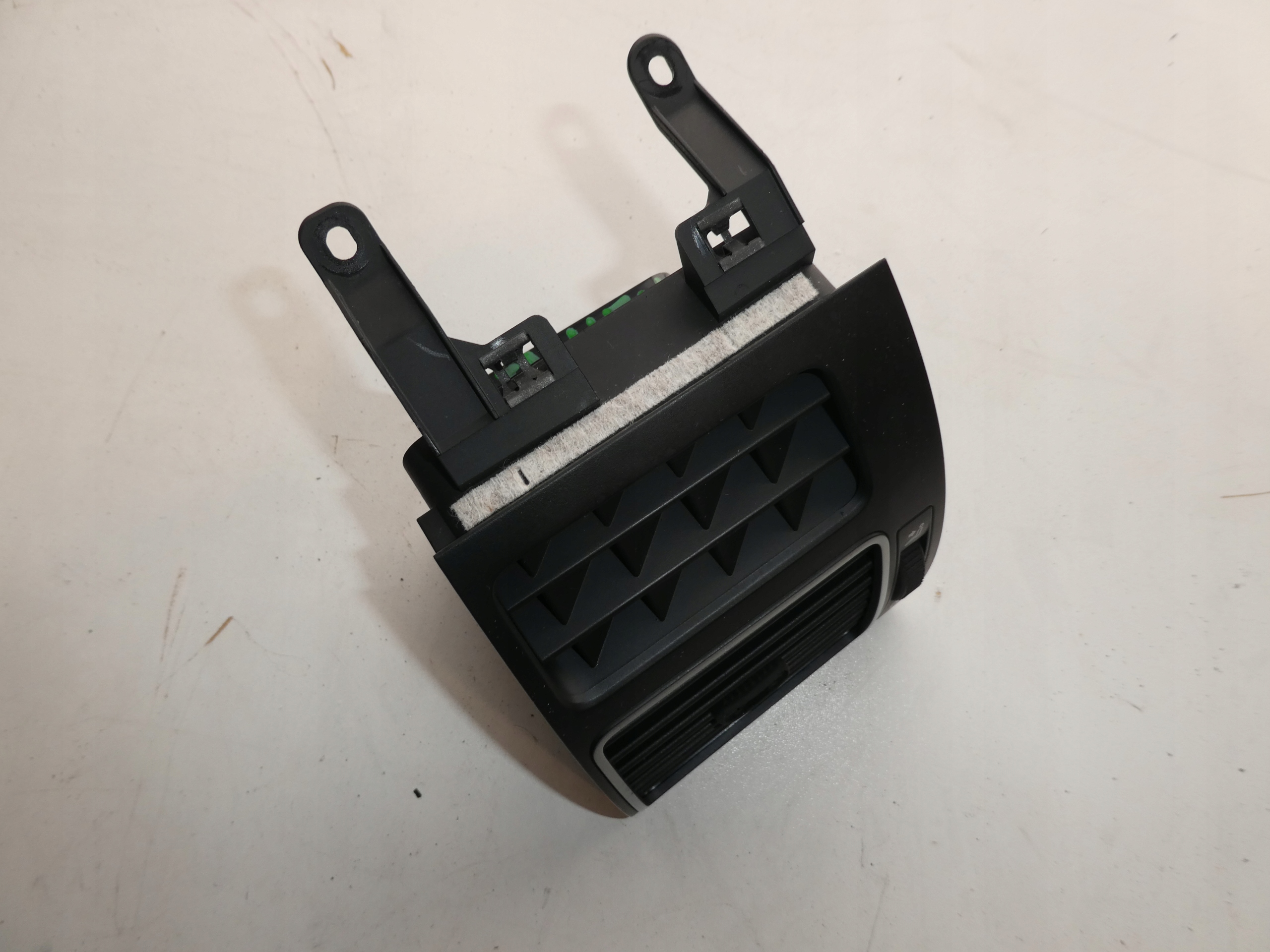 grid air conditioning devices left VW TOURAN 1T0819703E