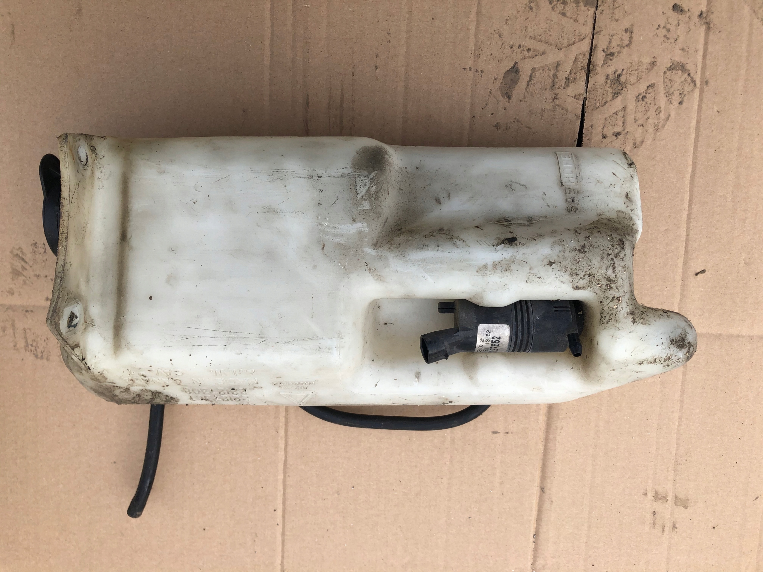 22127652 - CHEVROLET ASTRO БАЧОК ОМИВАЧА НАСОСА