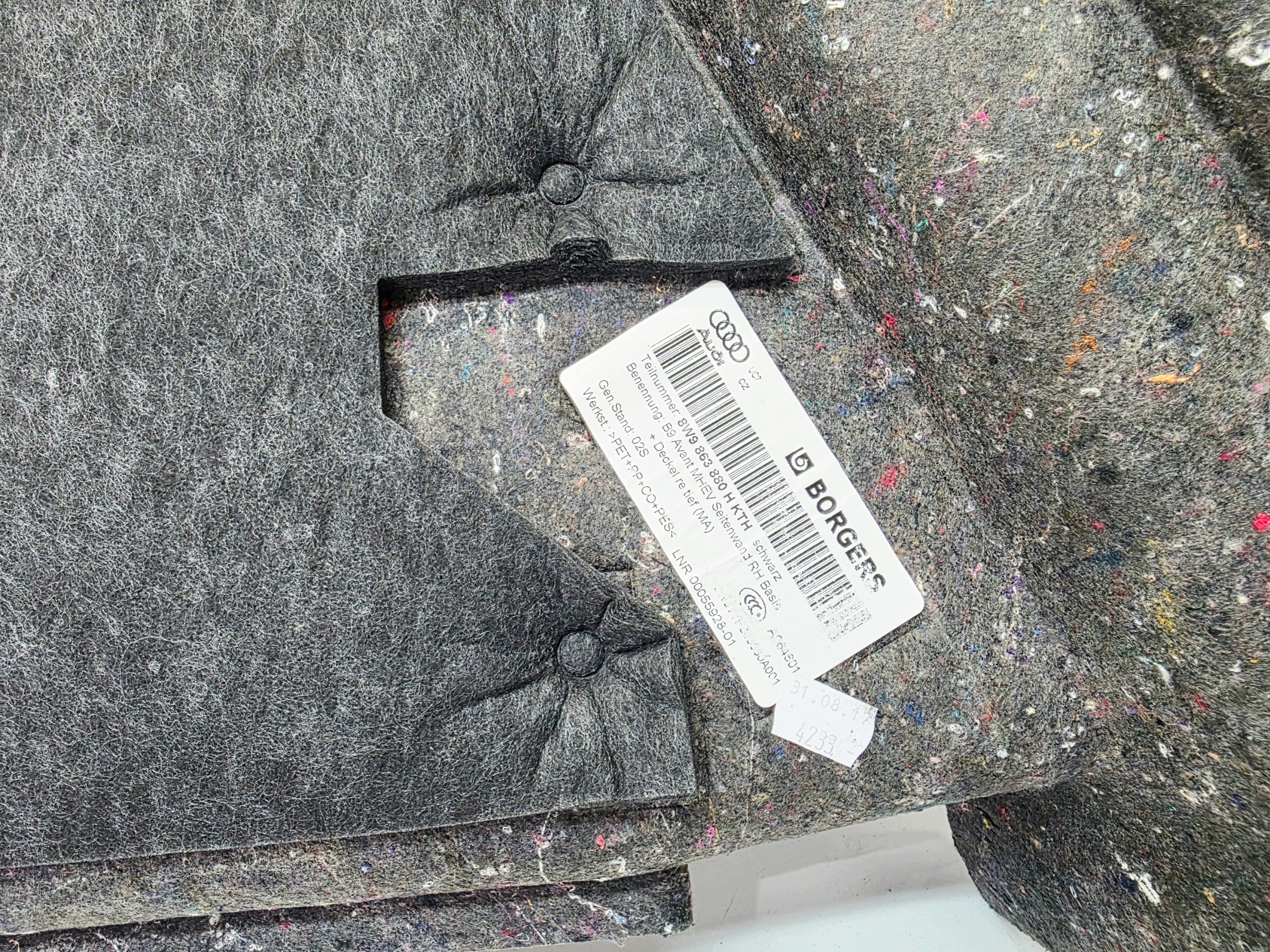 boot upholstery right AUDI A4 B9 AVANT 8W9863880H KTH