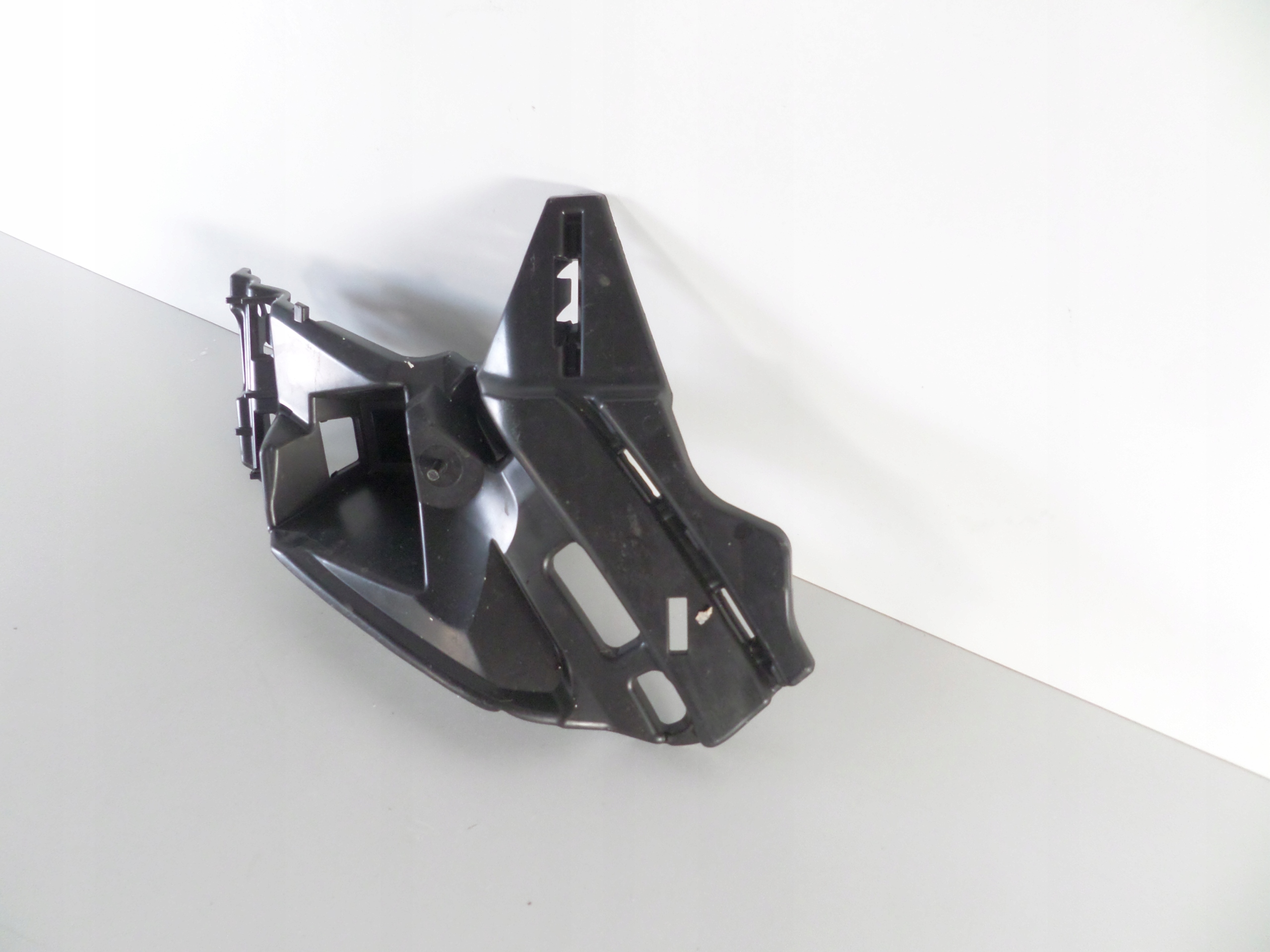 bumper bracket front left SKODA KAROQ 17