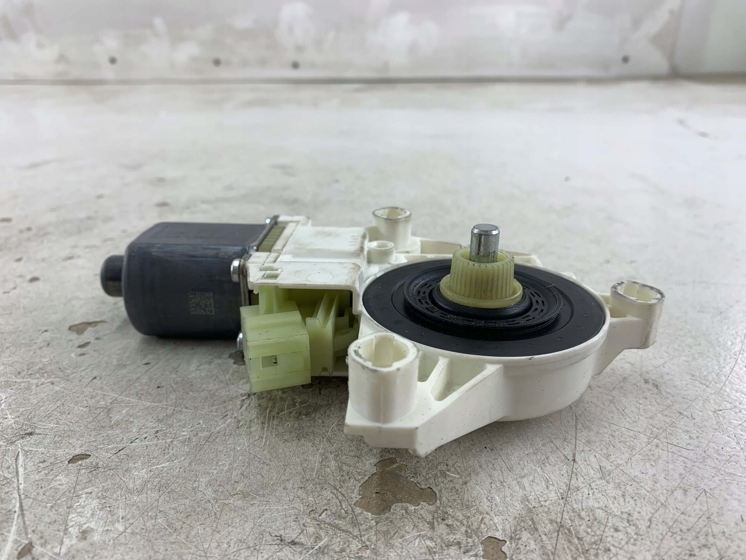 MERCEDES W212 mini motor windows right front 0130822502