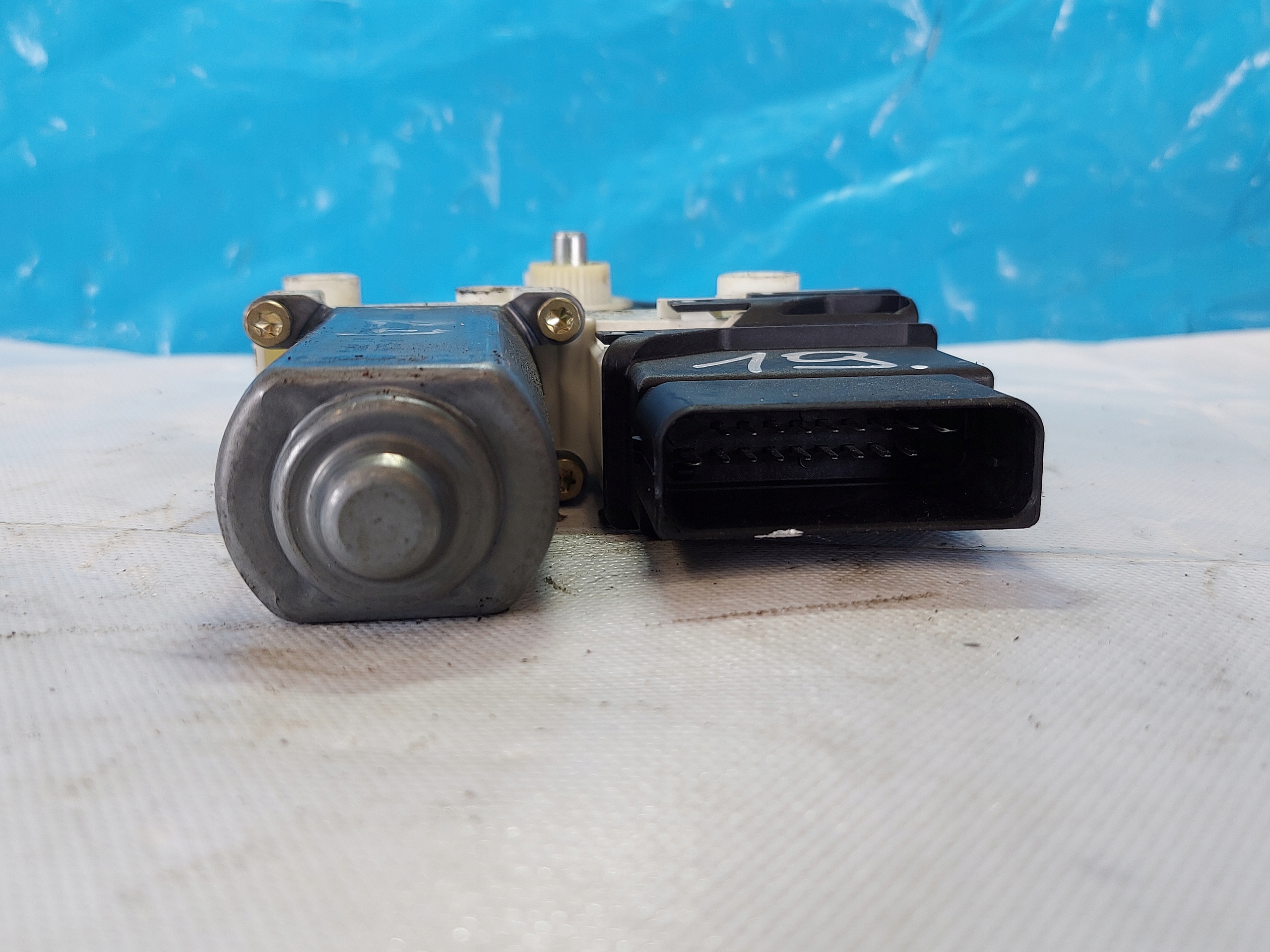 engine lifting windows GOLF IV 993425100 right rear part