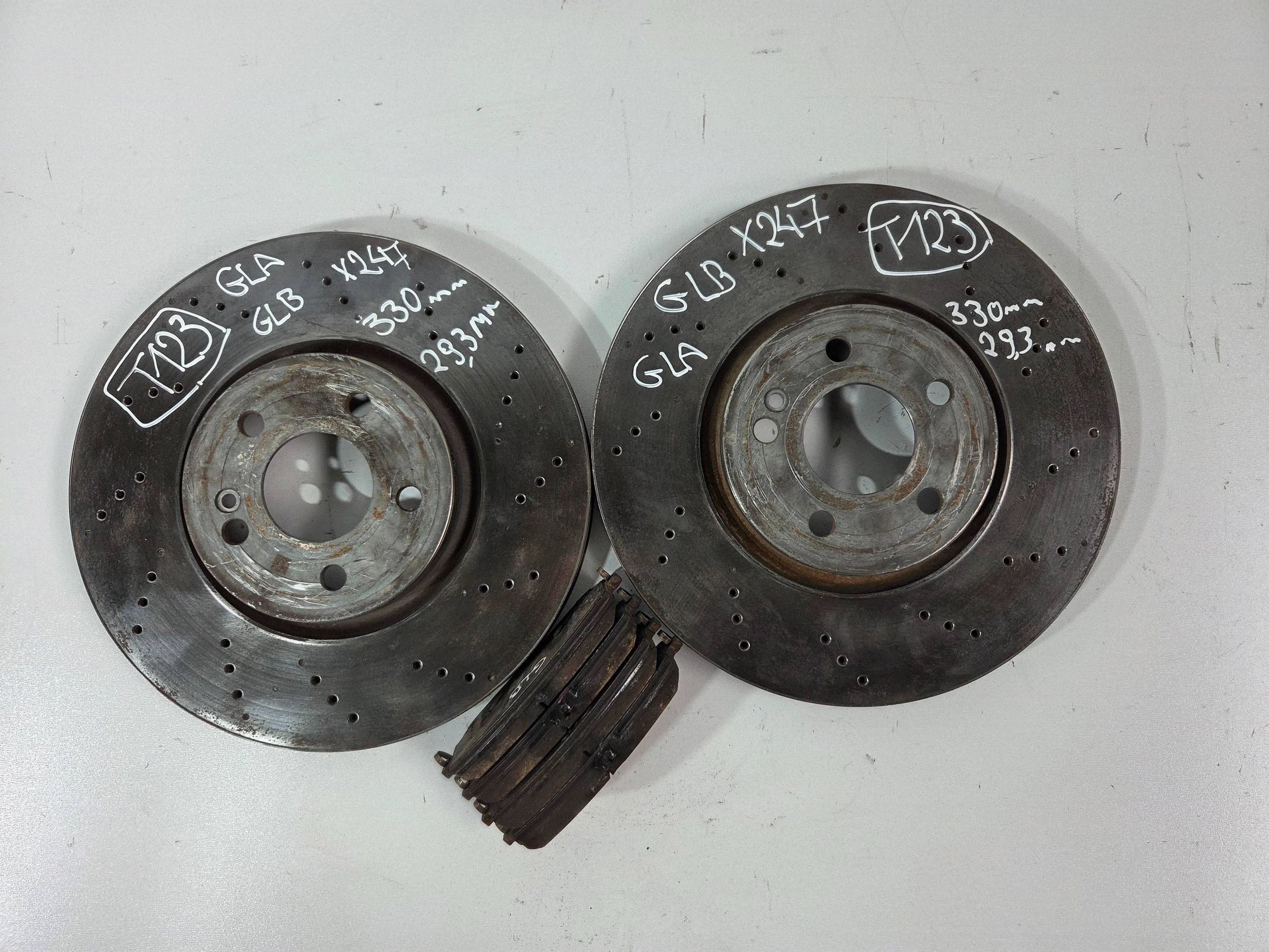 Mercedes-Benz GLB X247 discs brake front + plates (T123)