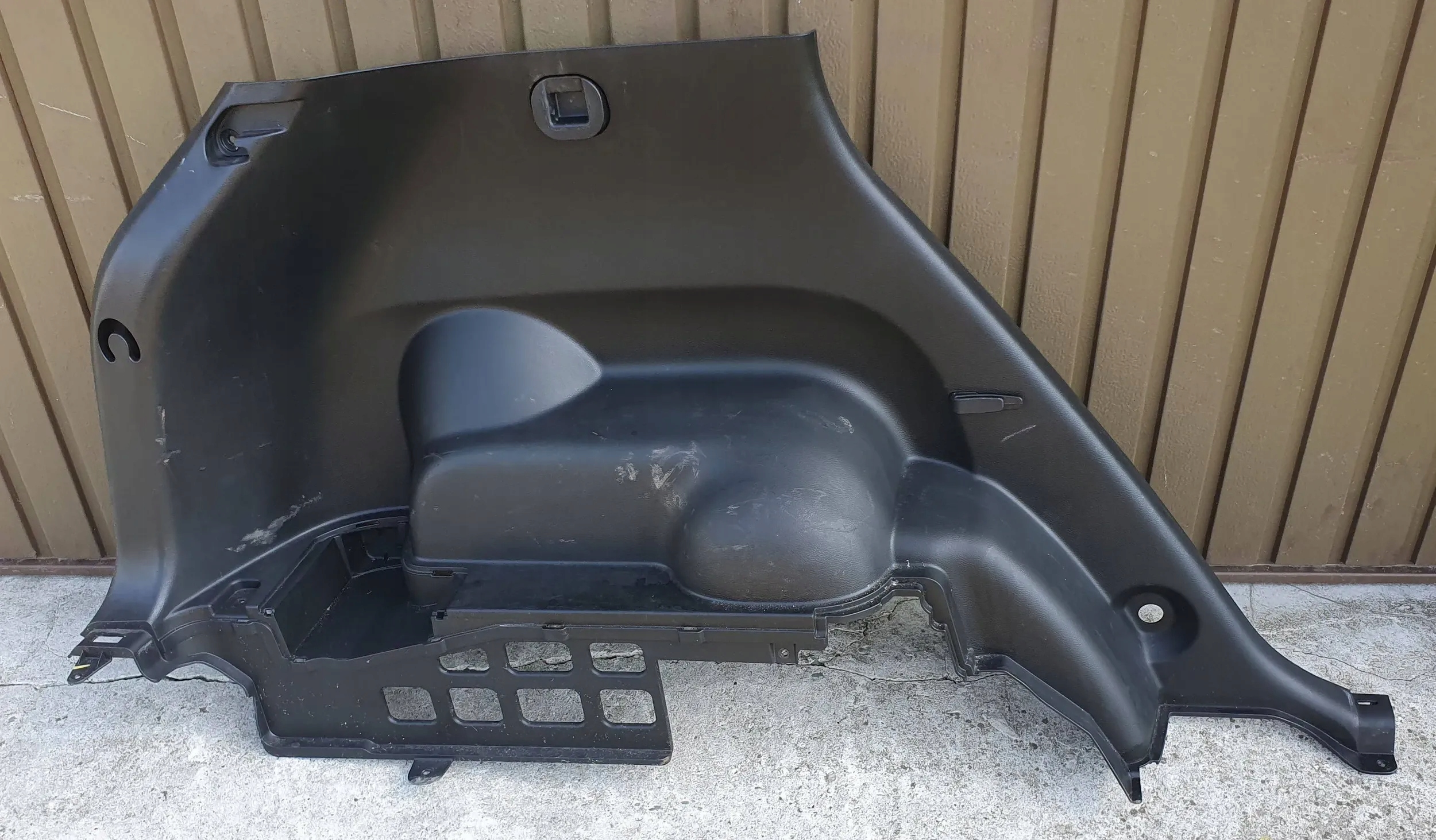 SsangYong Korando 3 III 10- boot upholstery left