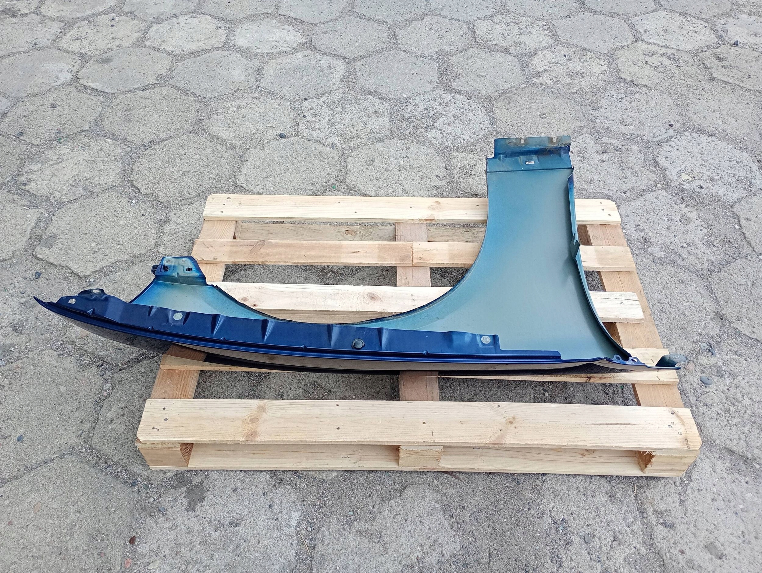 fender front left front left Dodge Charger 6.4 SRT 2011-2014