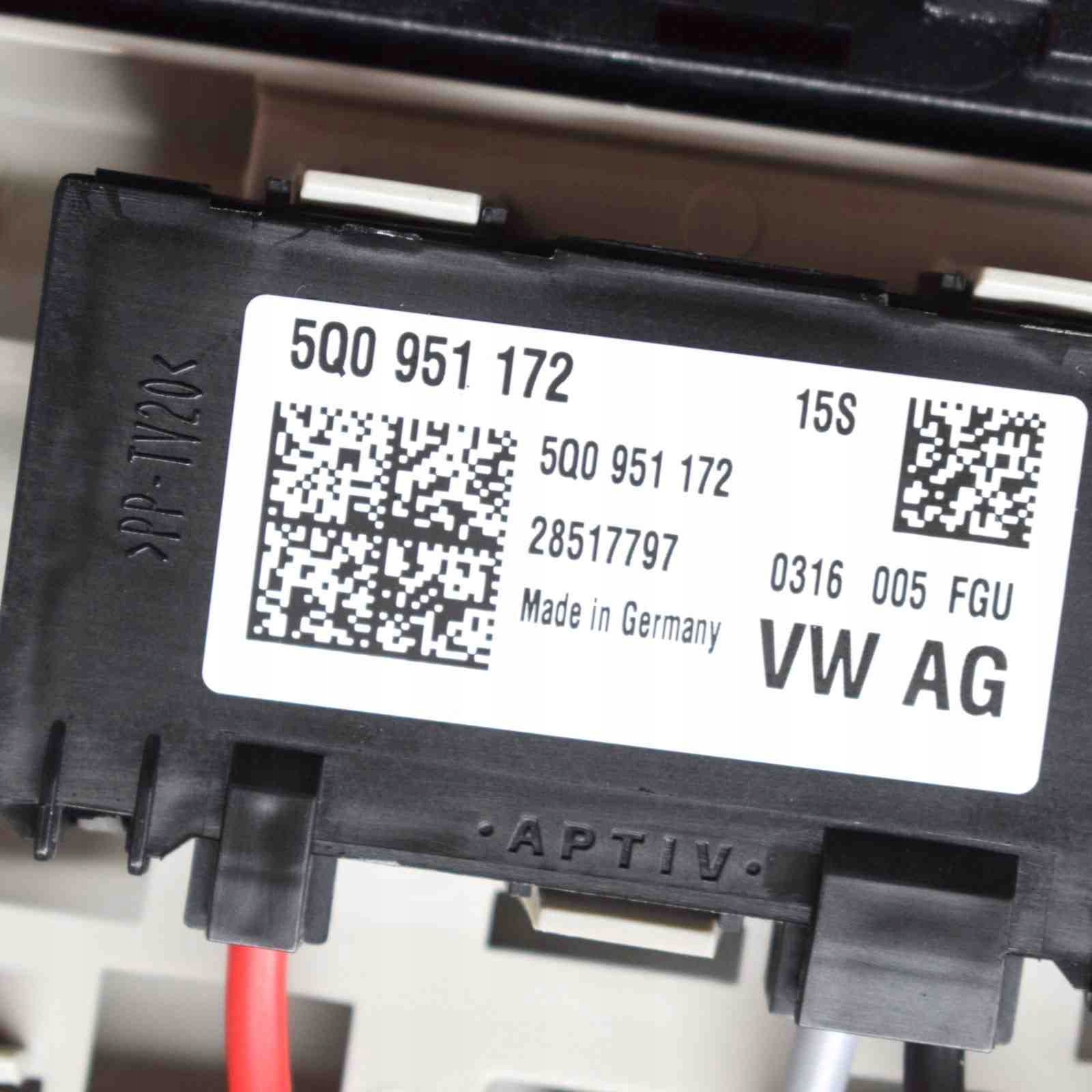 Освещение внутренние vw GOLF VII (5G1, BQ1, BE1, BE2) 5Q0951172 2019