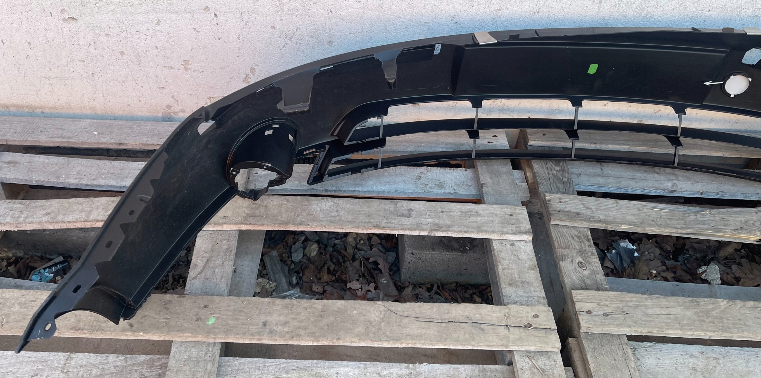 FORD MONDEO MK3 2000- front bumper front 1S71-17757-A