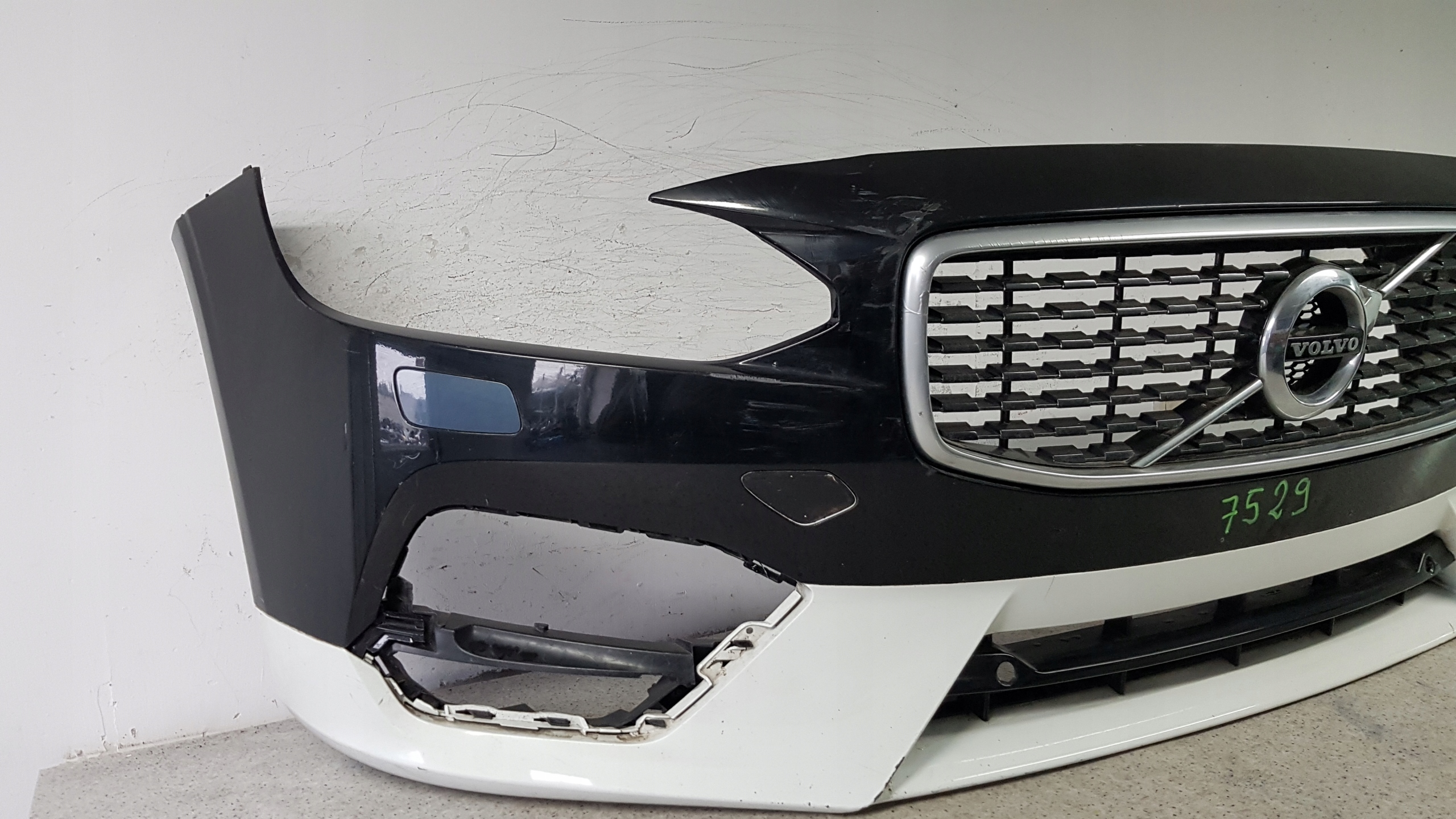 VOLVO V90 S90 R-design 2016 - bumper front 7529