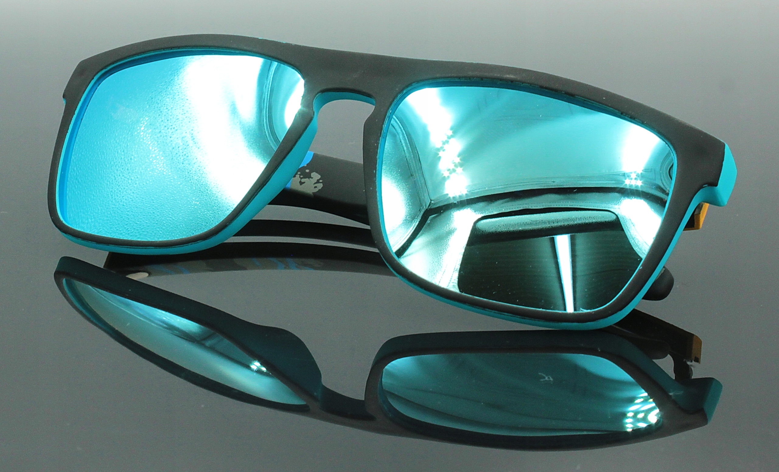 OKULARY PRZECIWSŁONECZNE MĘSKIE POLARYZACYJNE UV400 POLARYZACJA Kolor wielokolorowy