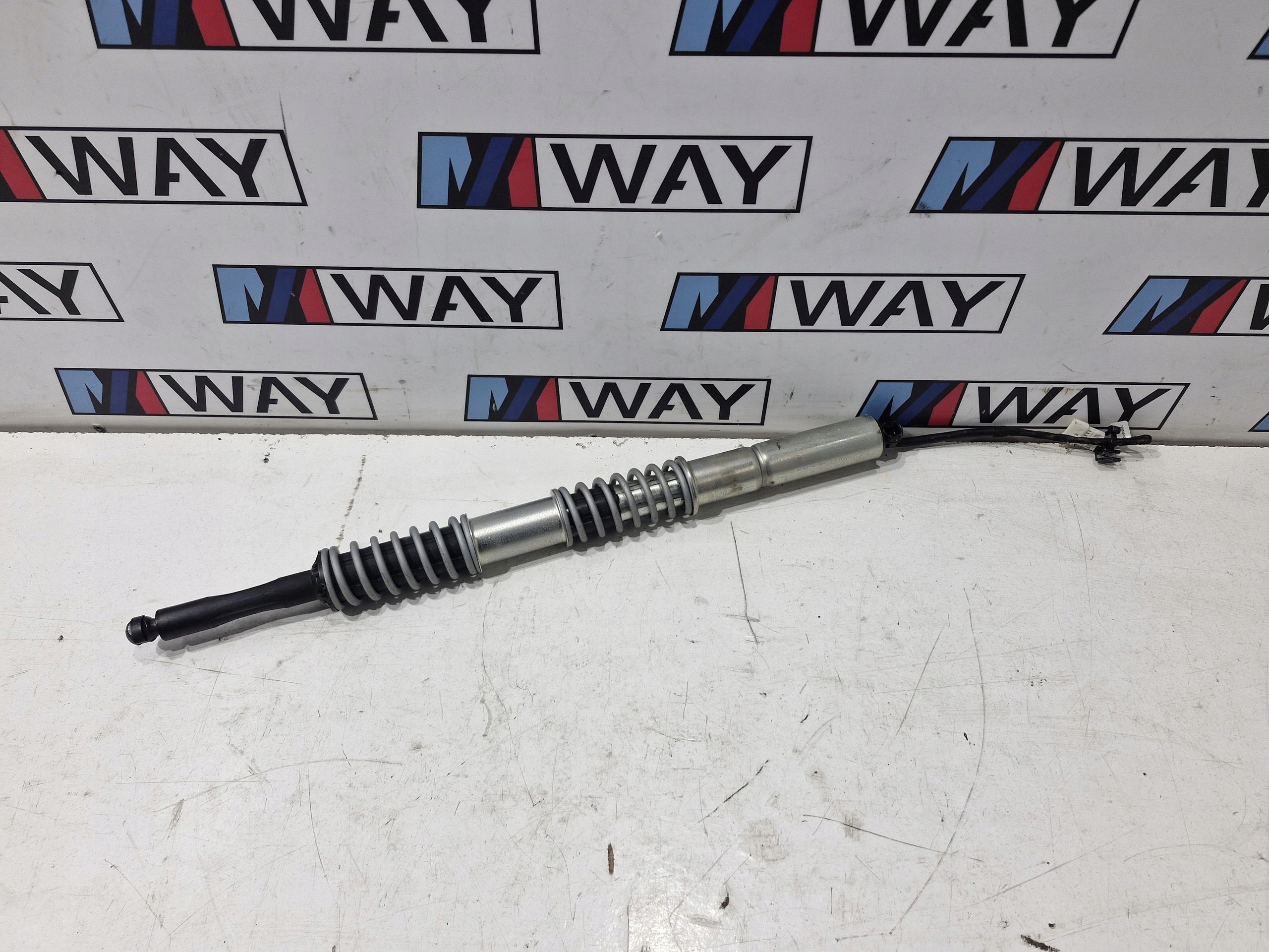 BMW F11 damper telescope bonnet boot 51244892833
