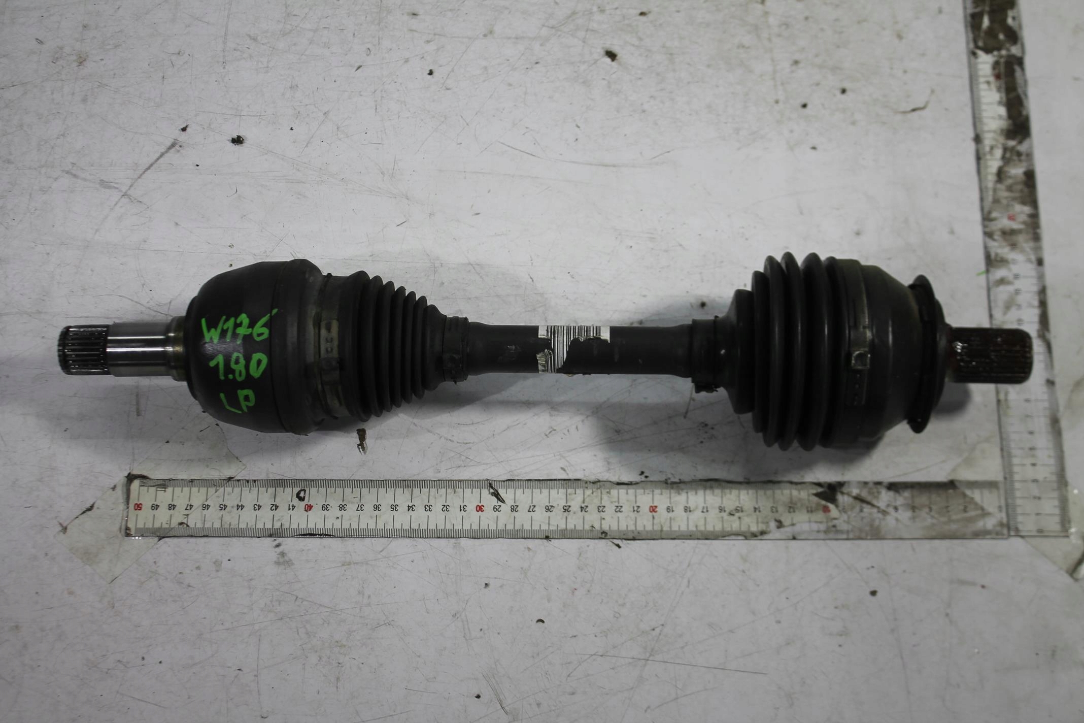 semi-axis left front A2463303100 MERCEDES W176 12