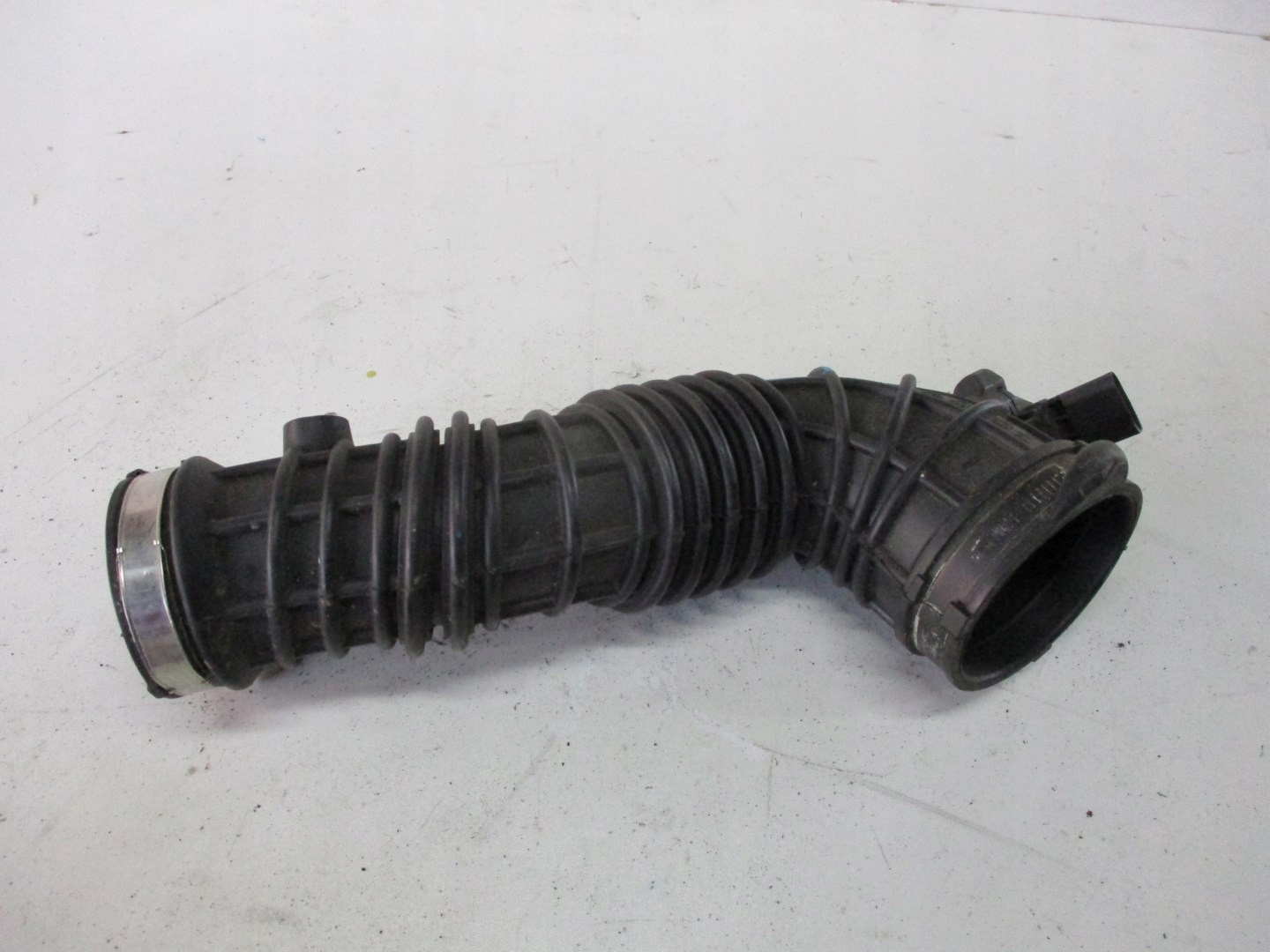 Впускний шланг 7e0129627h