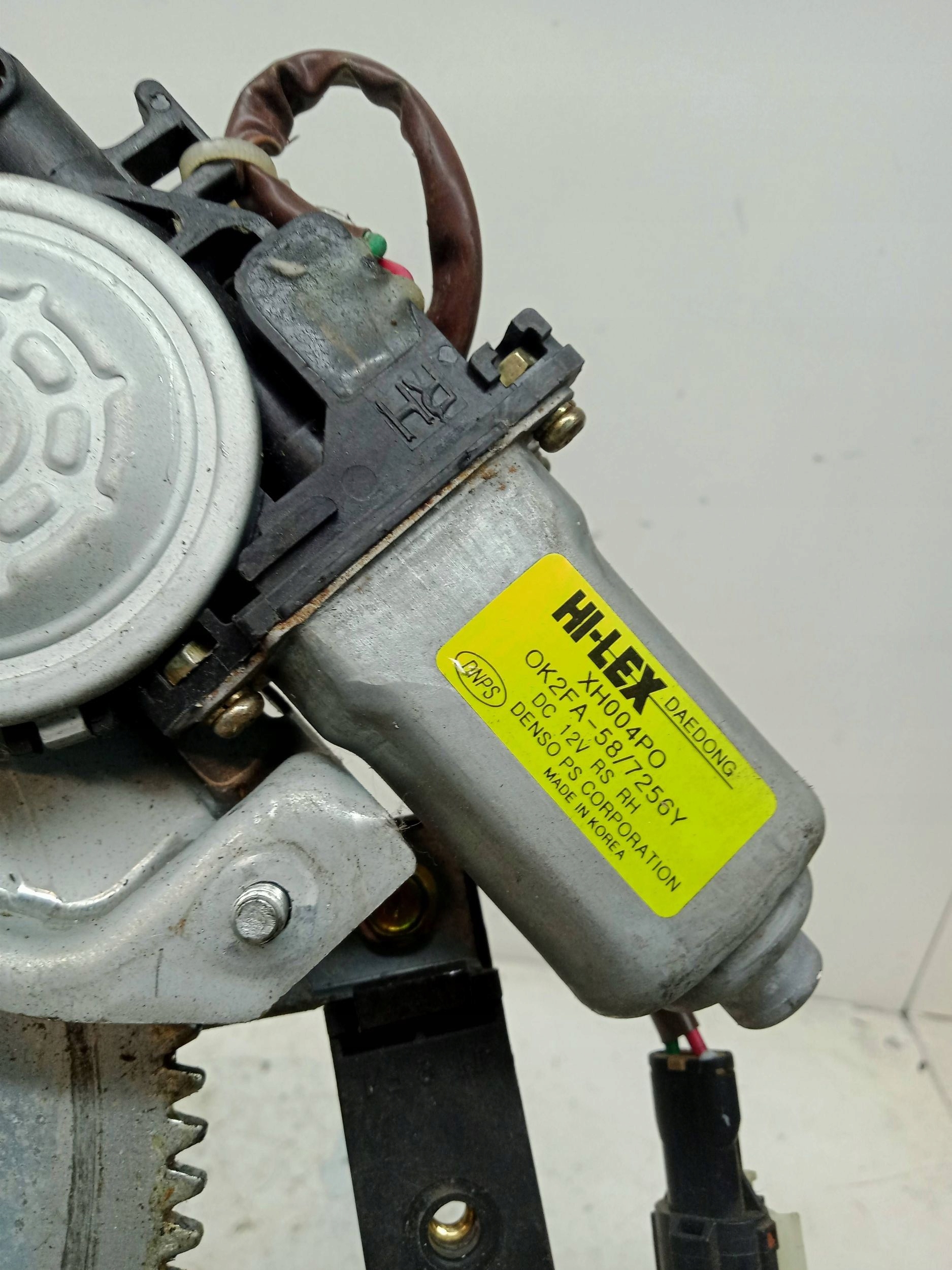 KIA CARENS II window regulator right rear part XH004P0