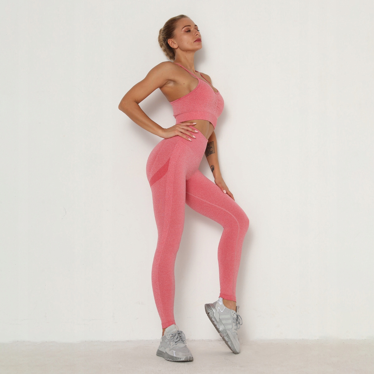 KOMPLET sportowy dwuczęściowy LEGGINSY top ZESTAW na siłownię FITNESS S Właściwości brak