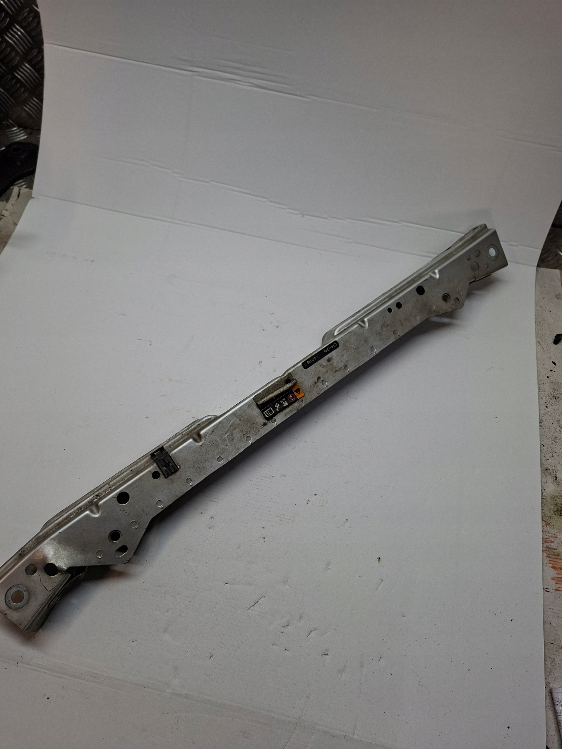 support panel for radiators pillar upper OPEL ASTRA J IV 13308349