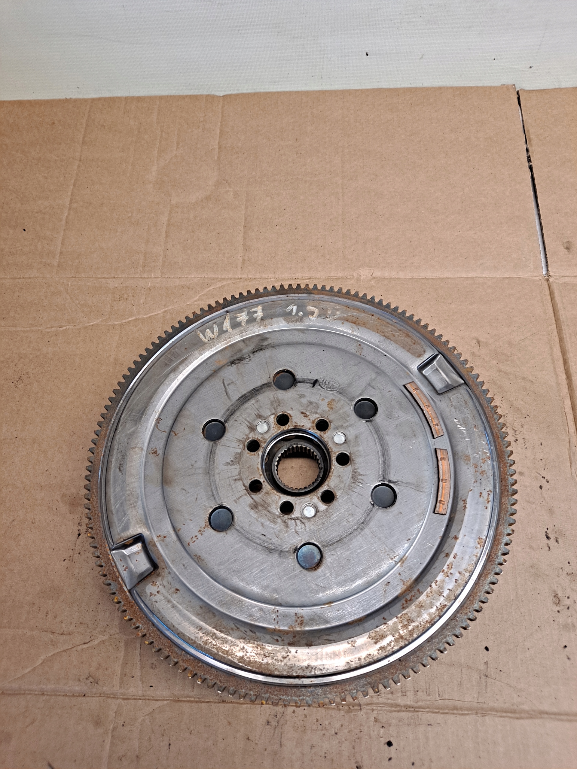 КОЛО ДВУХМАССОВЫЕ A6080300100 MERCEDES W177 1.5 D