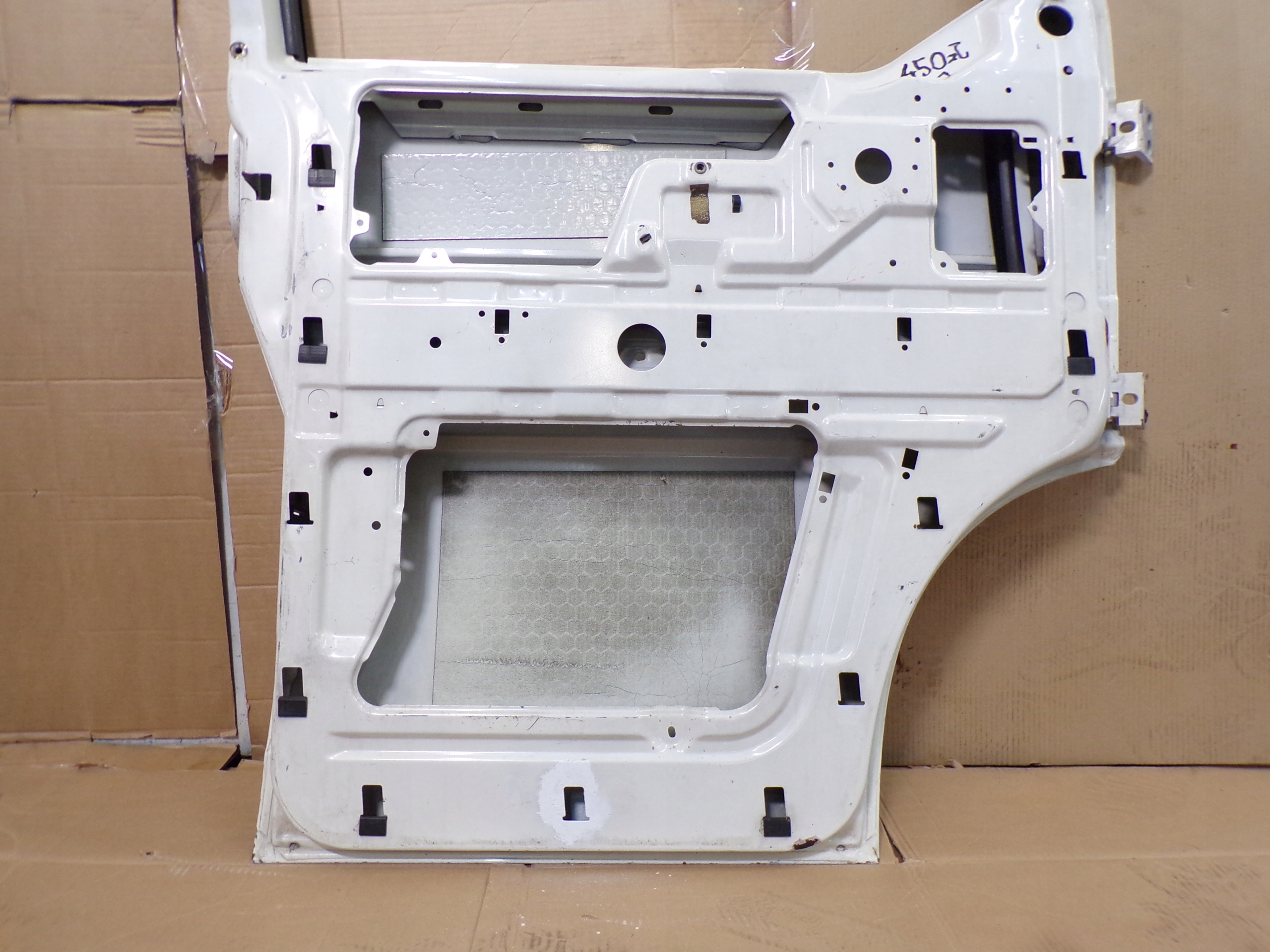 VW T4 TRANSPORTER CARAVELLE 96- door front left without RDZY BIALE