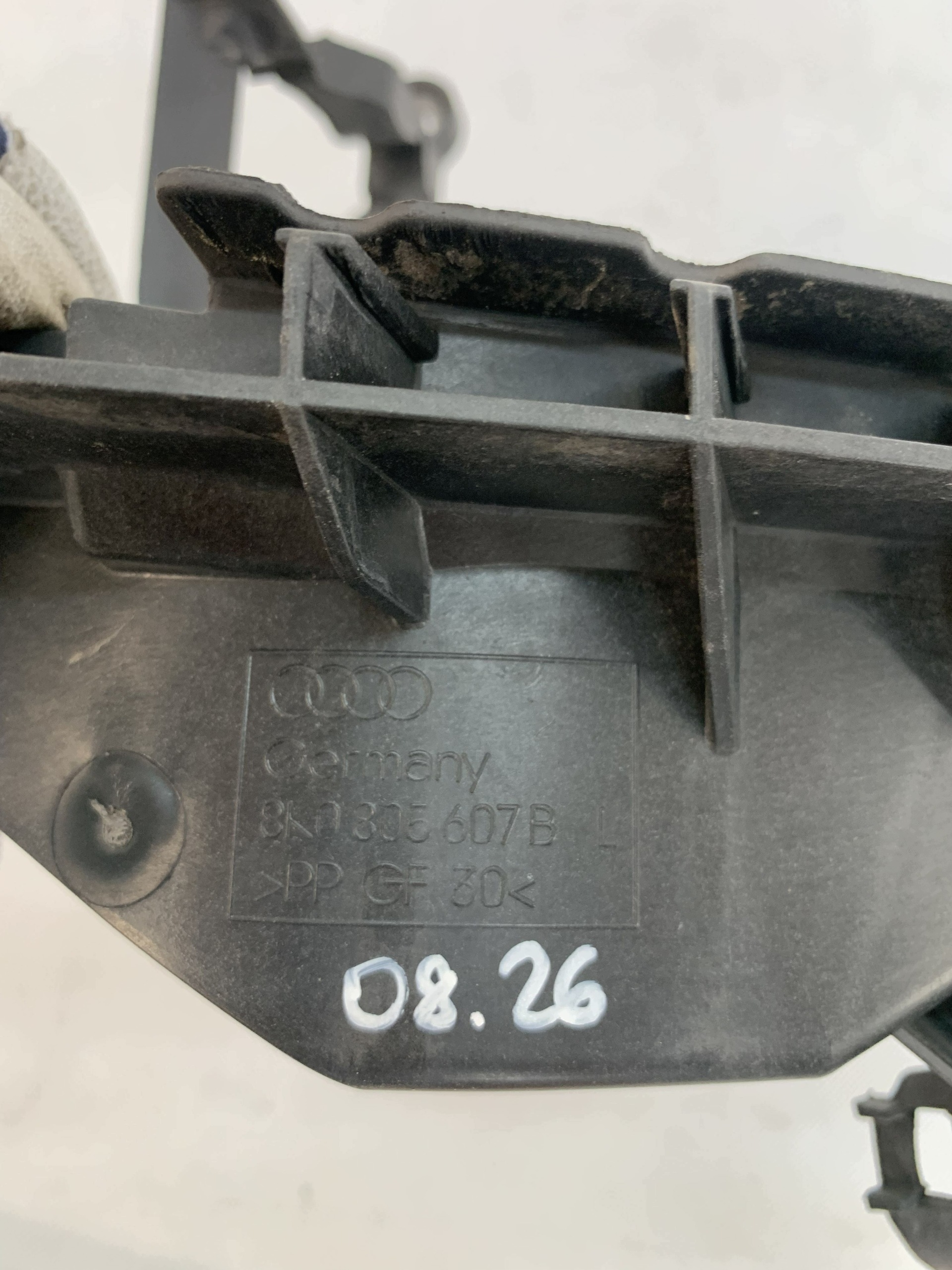 holder reflektora support left Audi A4 B8 Lift 12r 8K0805607B 08.26